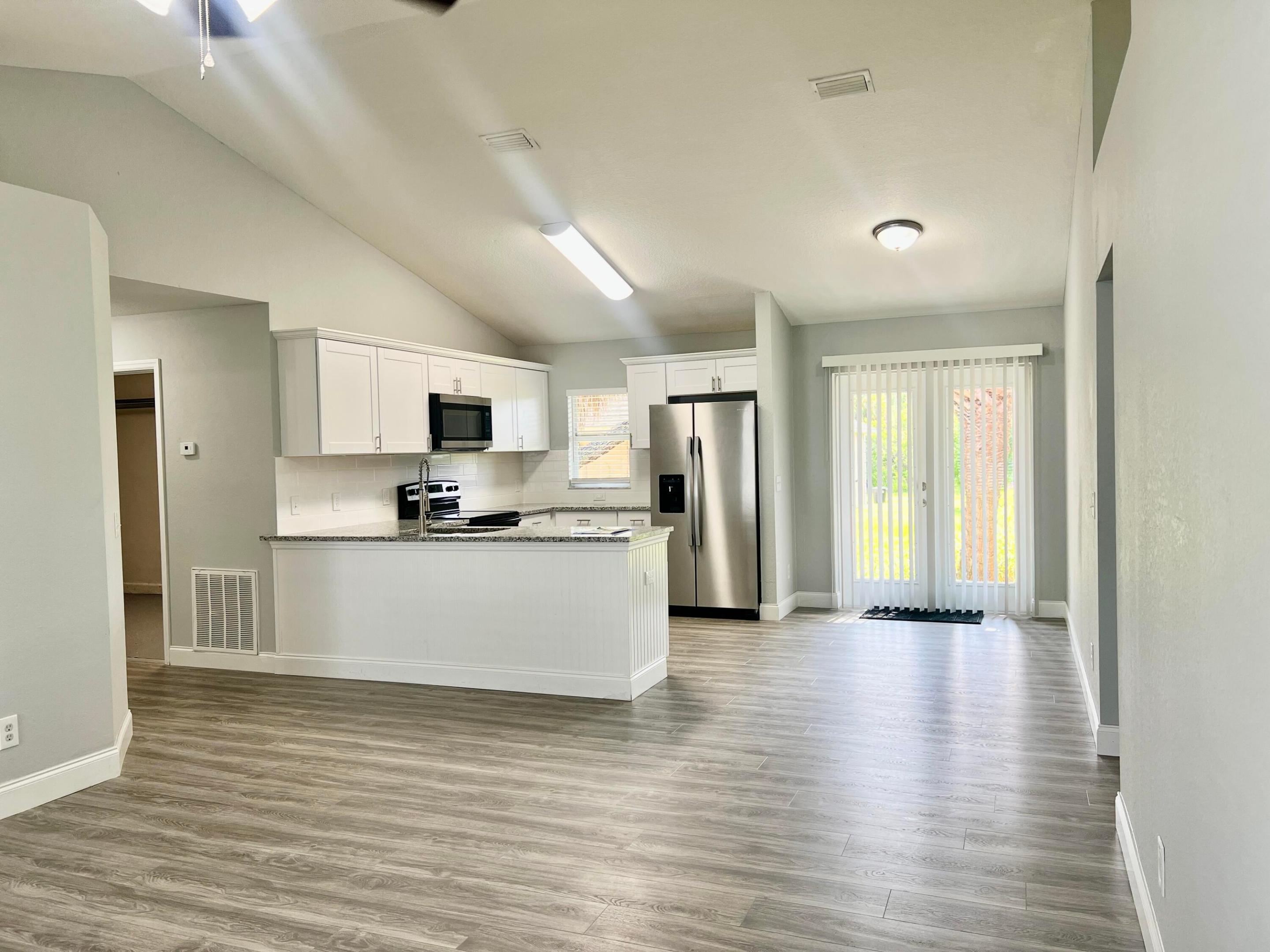 225 12th Street Sw Property Photo 15