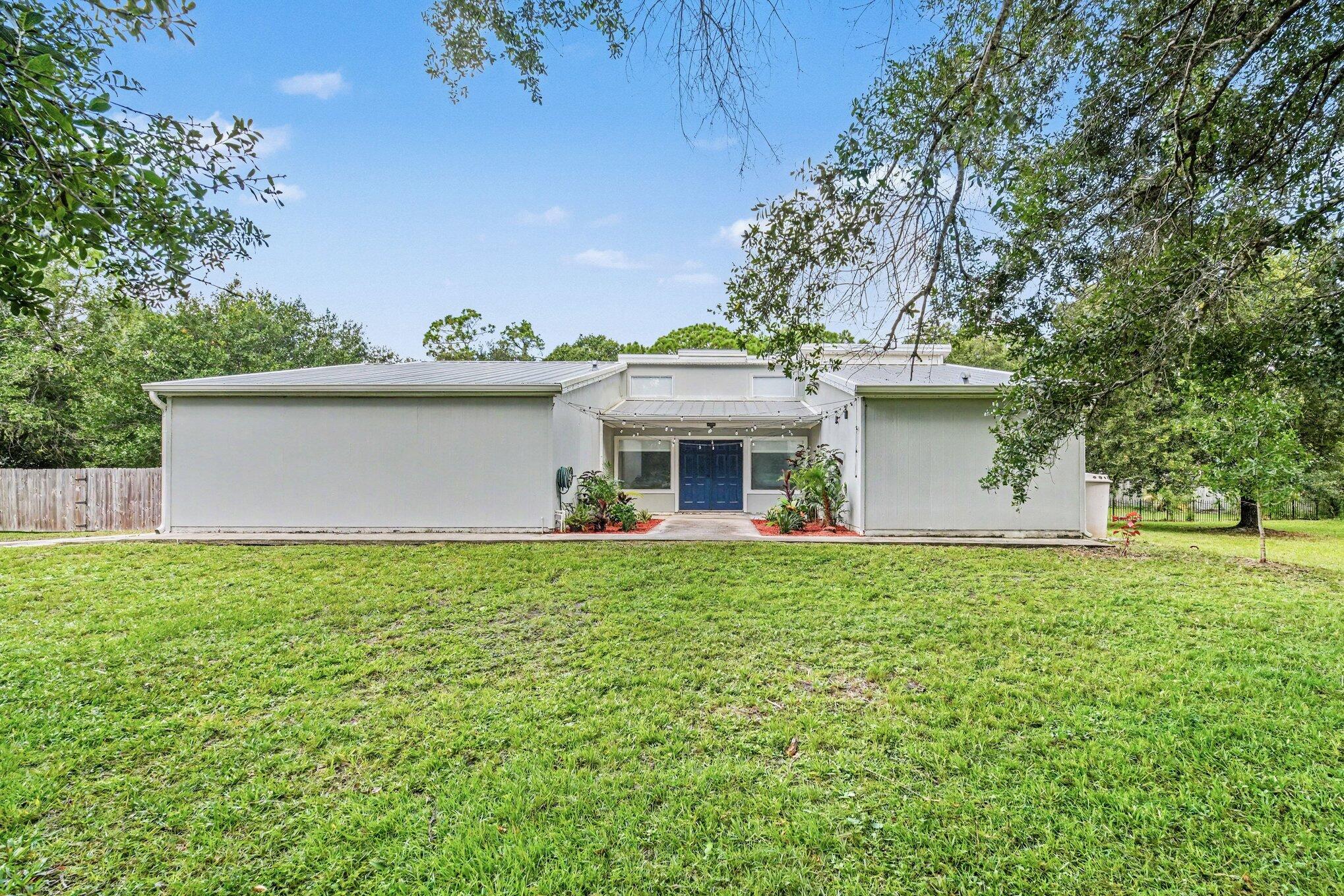2550 Corey Avenue Property Photo 1
