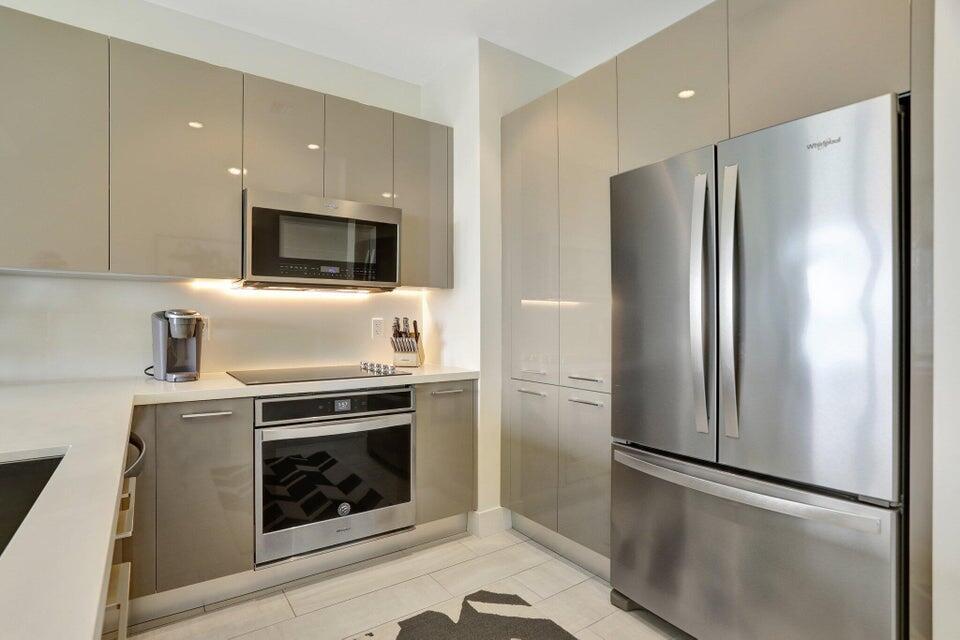 2000 Metropica Way 2607 Property Photo 6