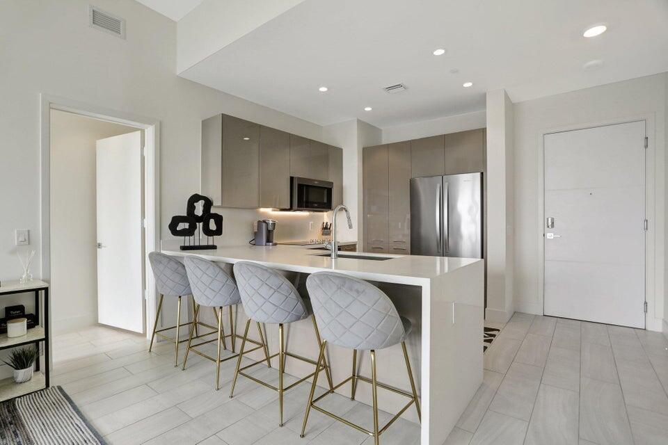 2000 Metropica Way 2607 Property Photo 10