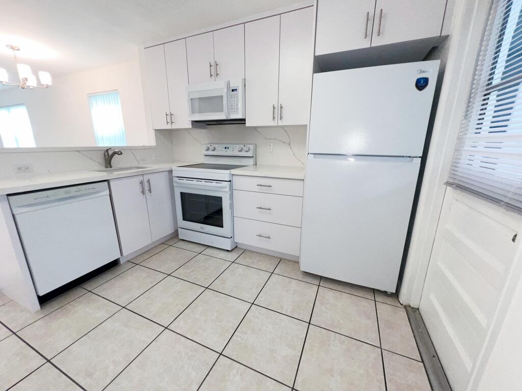 3777 Nw 78th Avenue 46e Property Photo 1