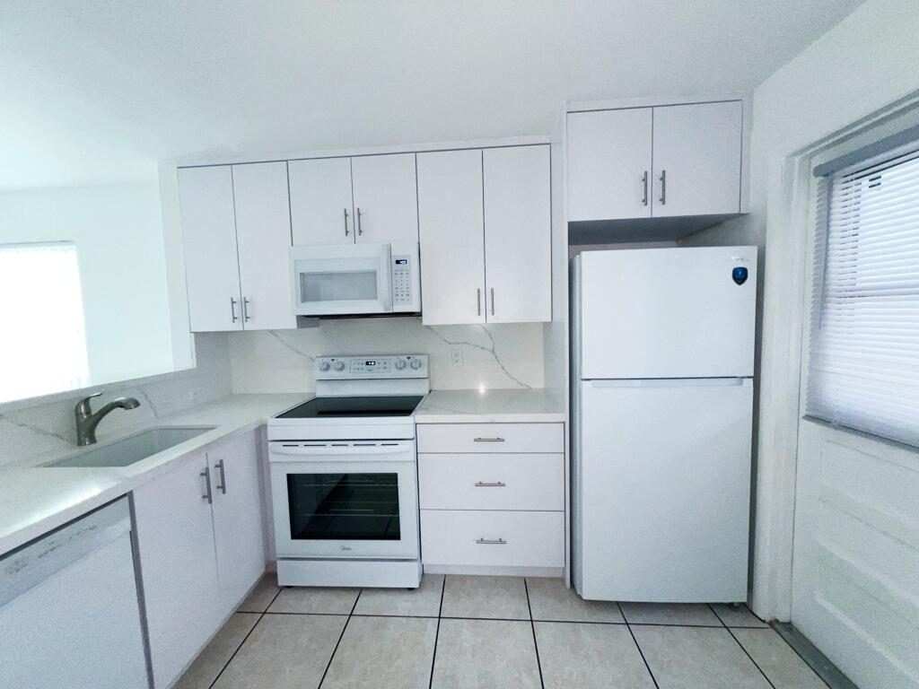 3777 Nw 78th Avenue 46e Property Photo 4