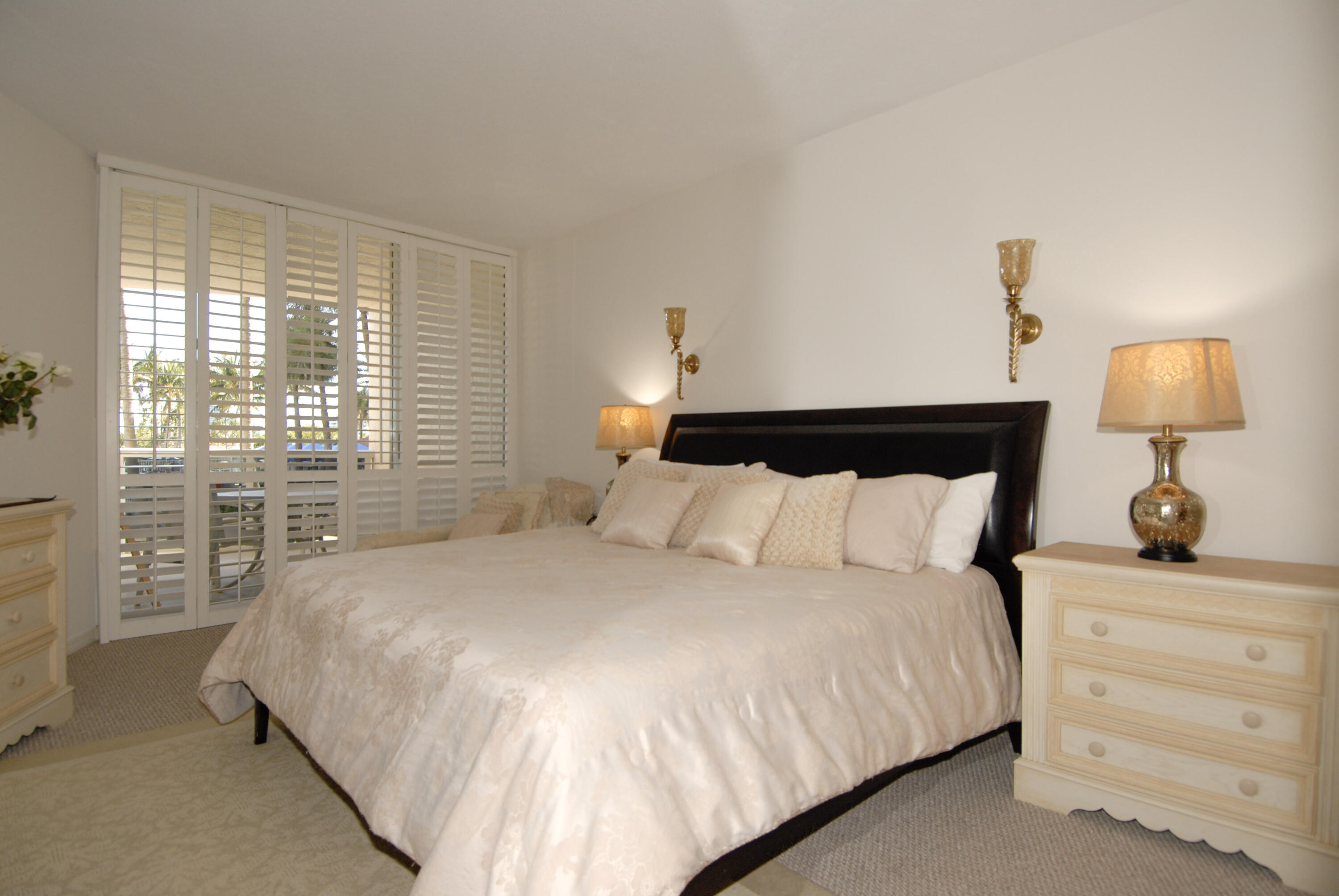 3200 N Ocean Boulevard 406 Property Photo 18