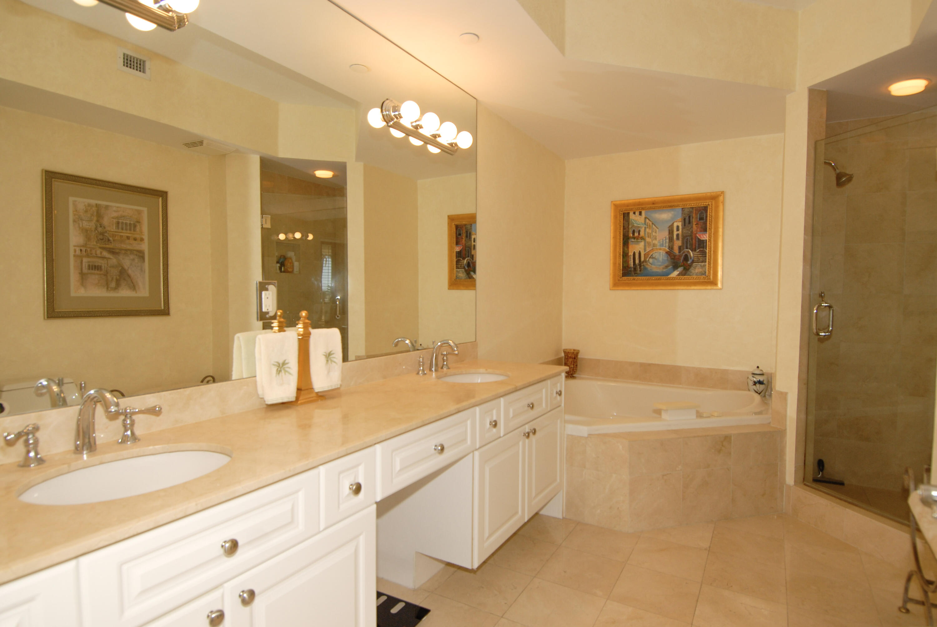 3200 N Ocean Boulevard 406 Property Photo 21