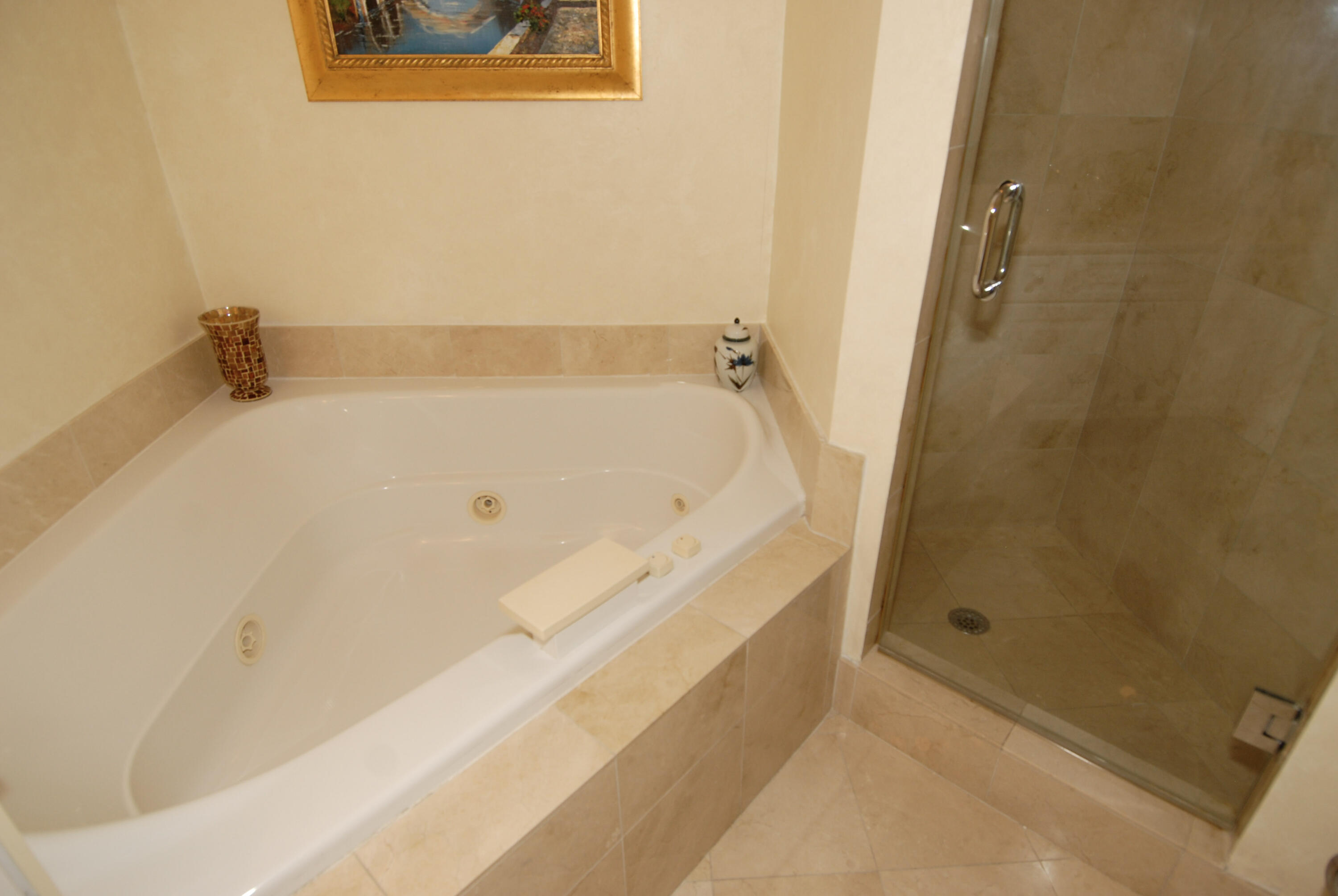 3200 N Ocean Boulevard 406 Property Photo 23
