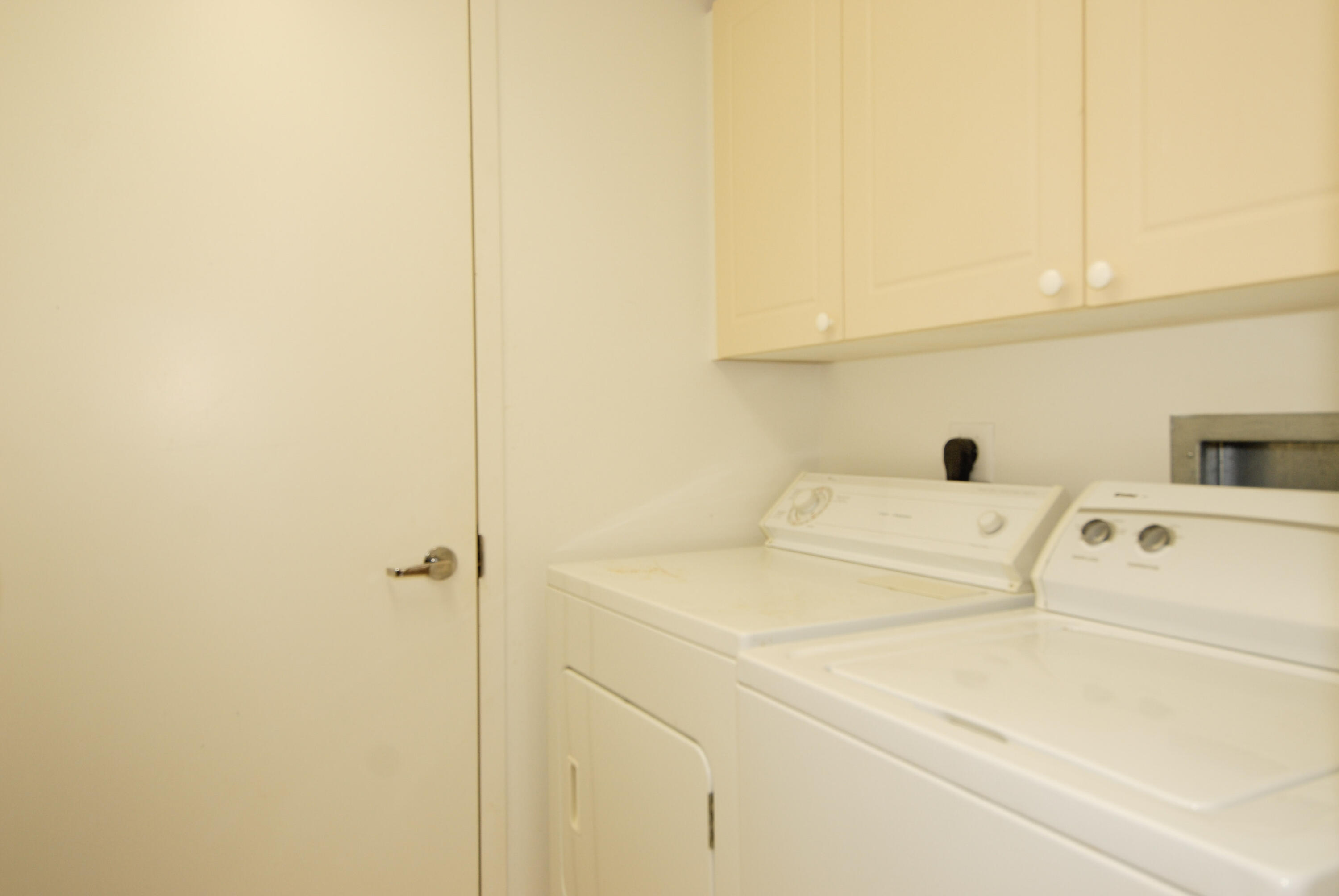3200 N Ocean Boulevard 406 Property Photo 25