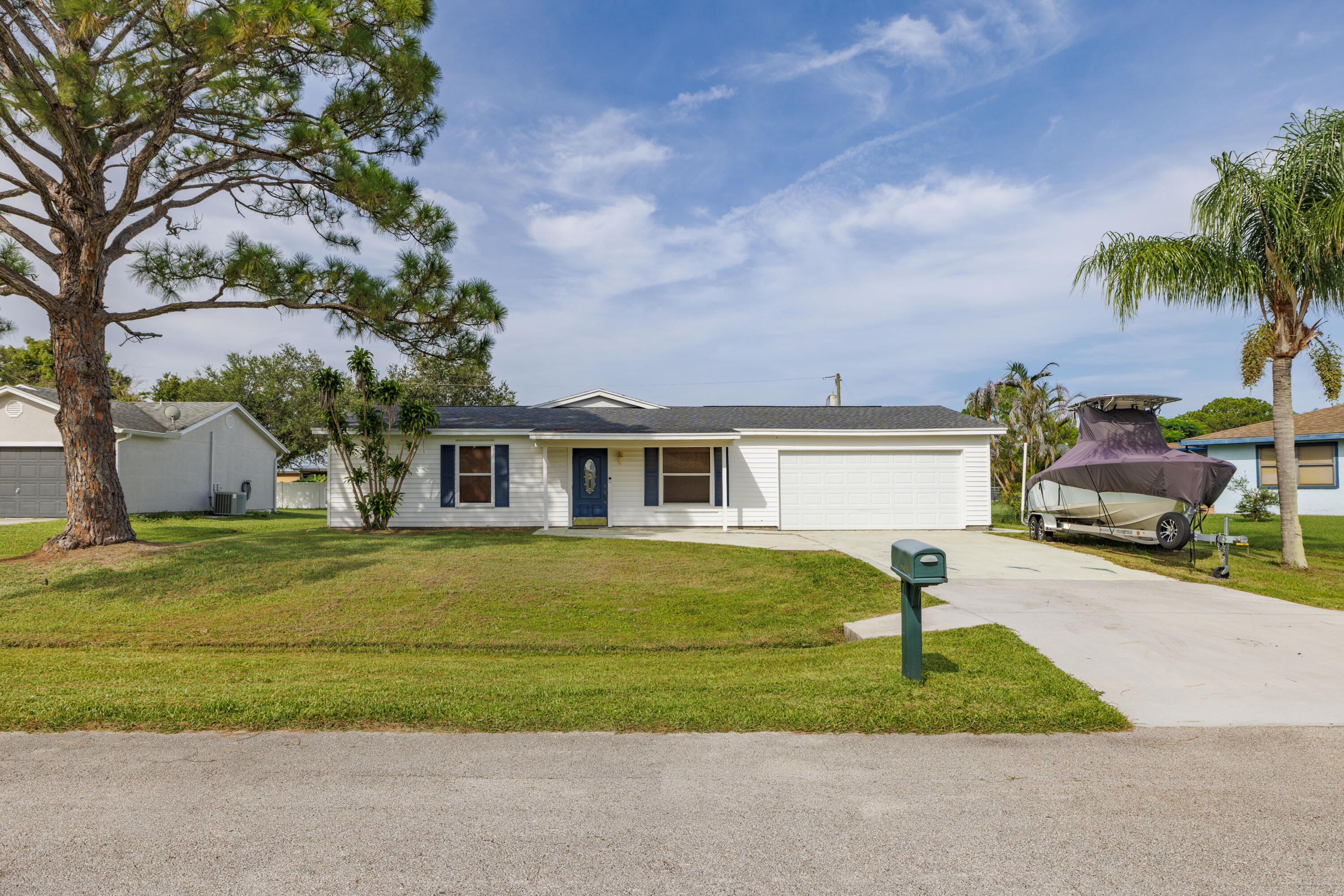 1810 Sw Gemini Lane Property Photo 4