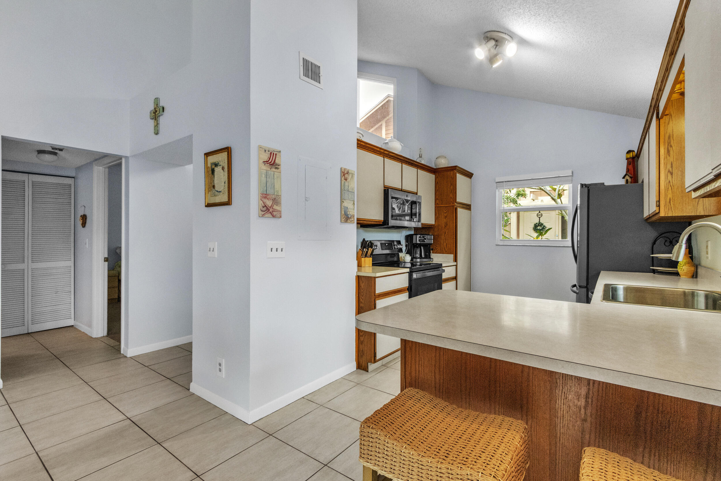 111 Maplecrest Circle Property Photo 3