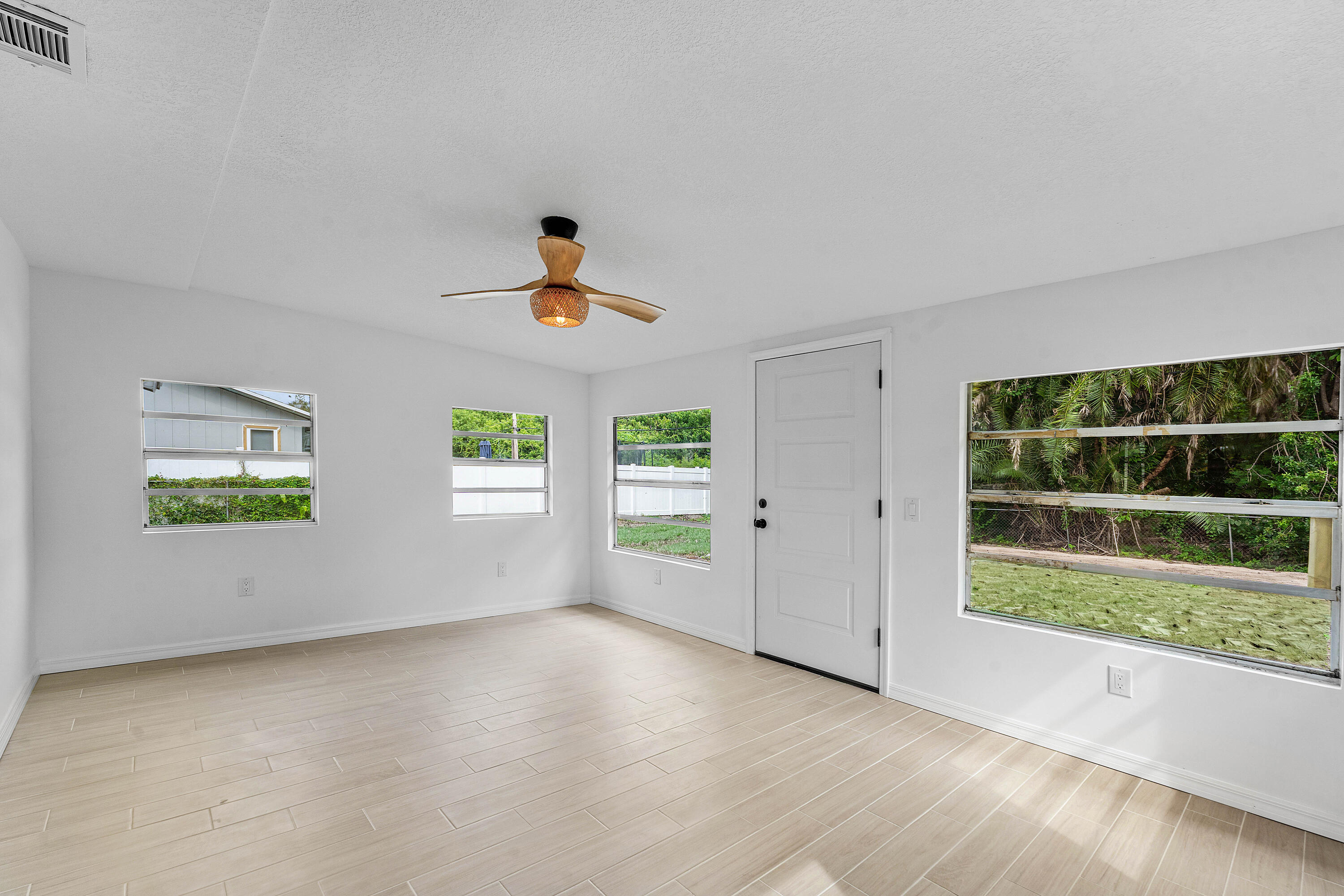 6185 Se Audubon Lane Property Photo 15