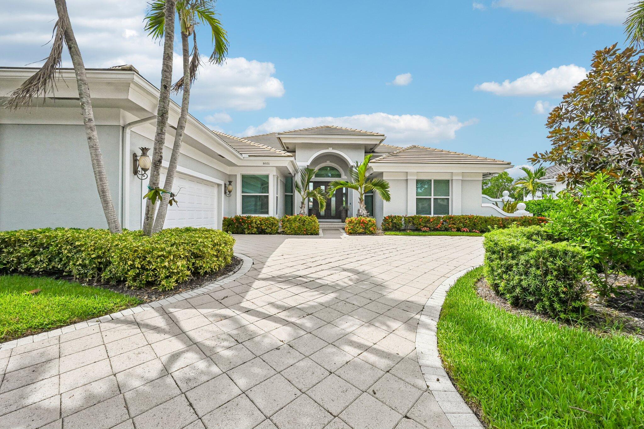 8651 Se Somerset Island Way Property Photo 4