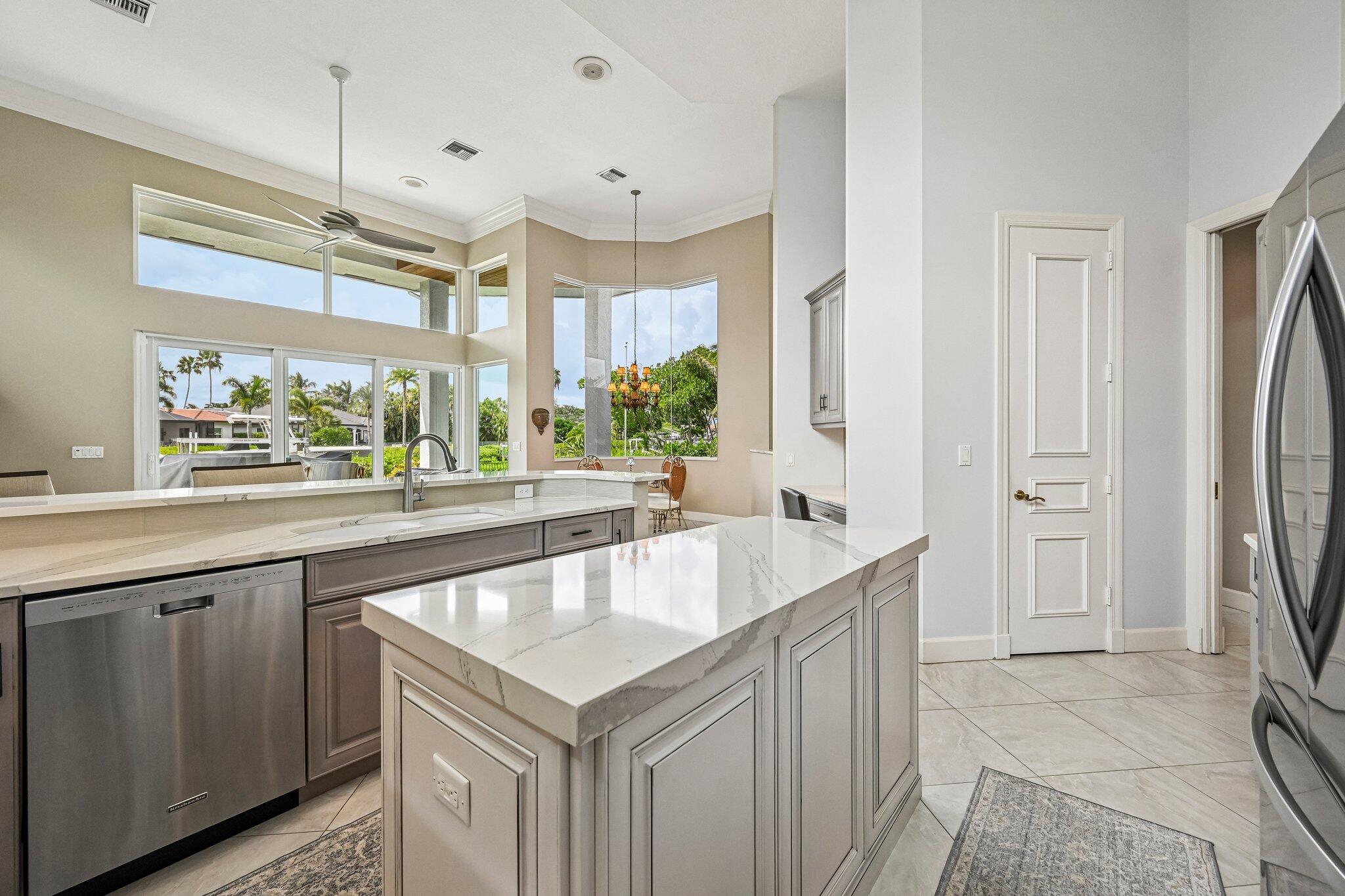 8651 Se Somerset Island Way Property Photo 15