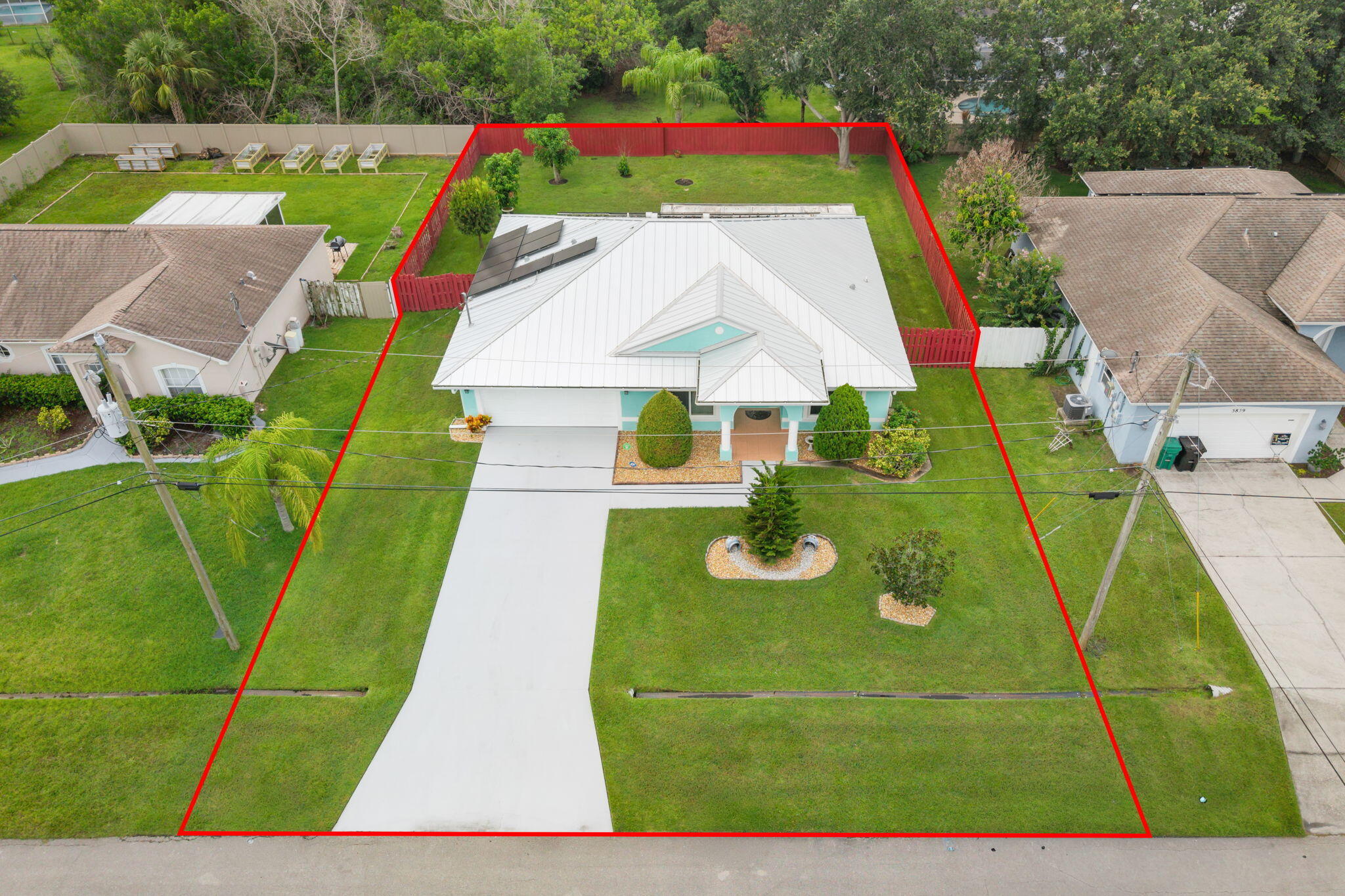 5861 Nw Cullom Circle Property Photo 2