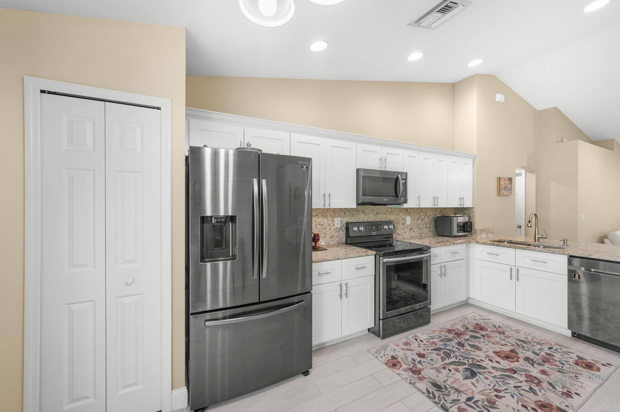 5861 Nw Cullom Circle Property Photo 9