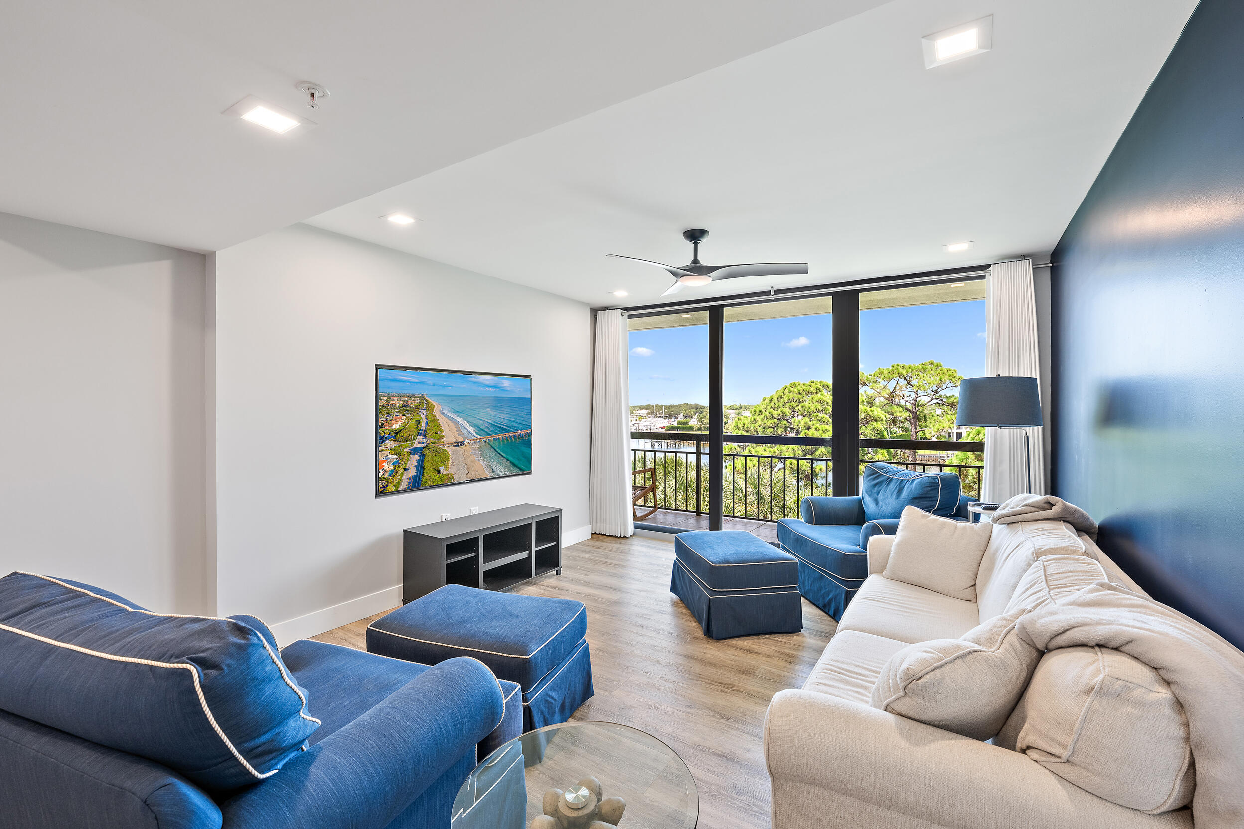 2201 Marina Isle Way 506 Property Photo 3
