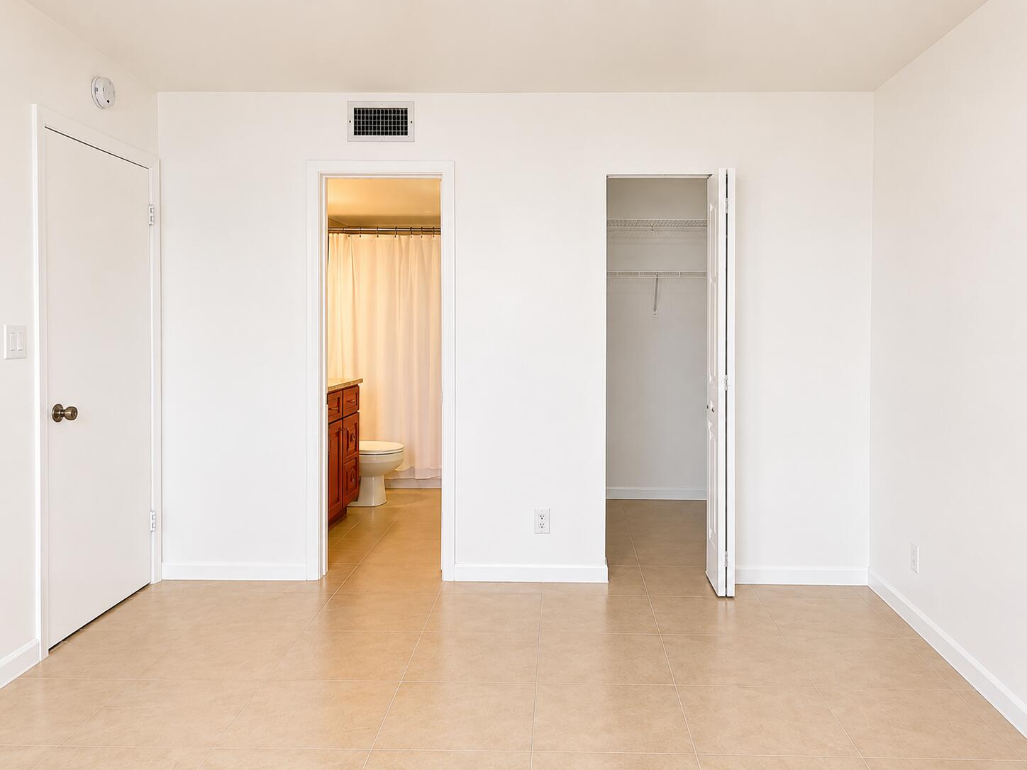 115 Lake Emerald Drive 210 Property Photo 10