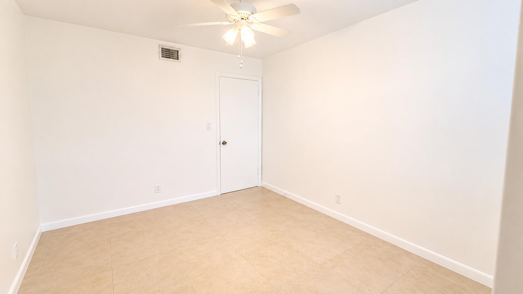 115 Lake Emerald Drive 210 Property Photo 13