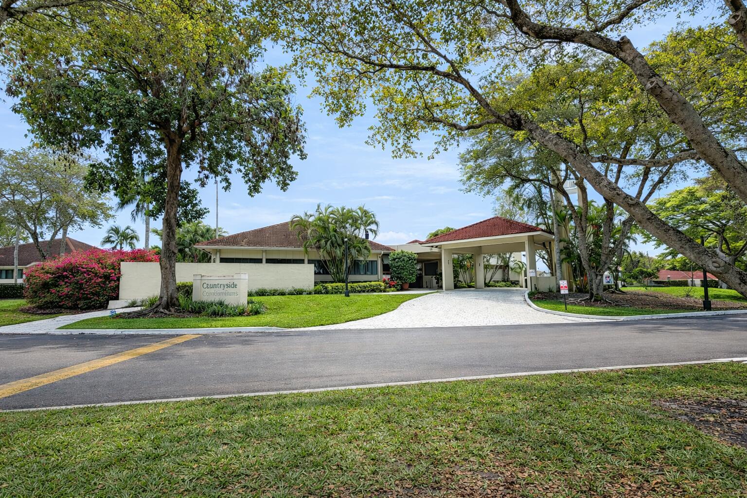 115 Lake Emerald Drive 210 Property Photo 39