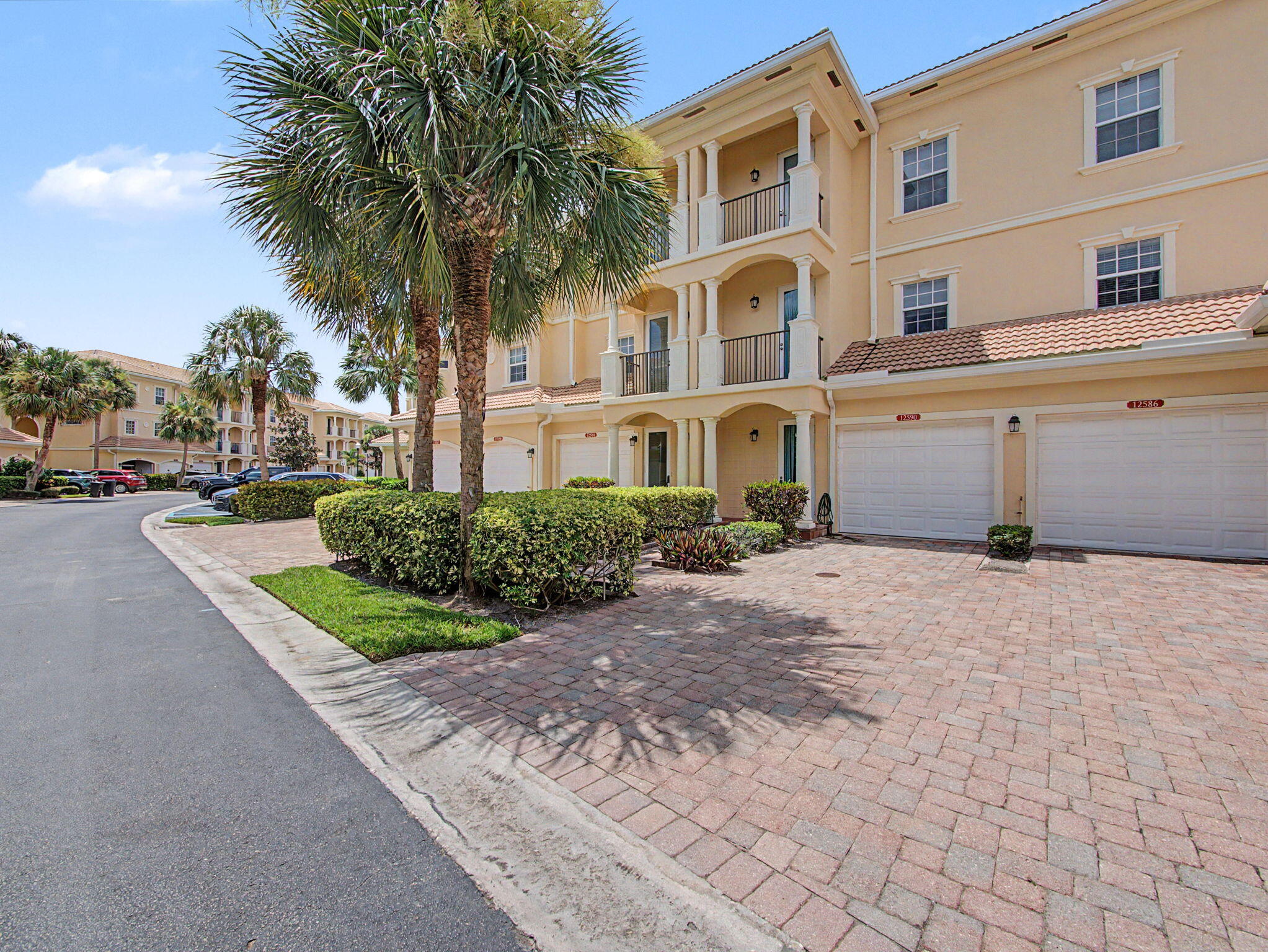 12590 Se Old Cypress Drive Property Photo 1
