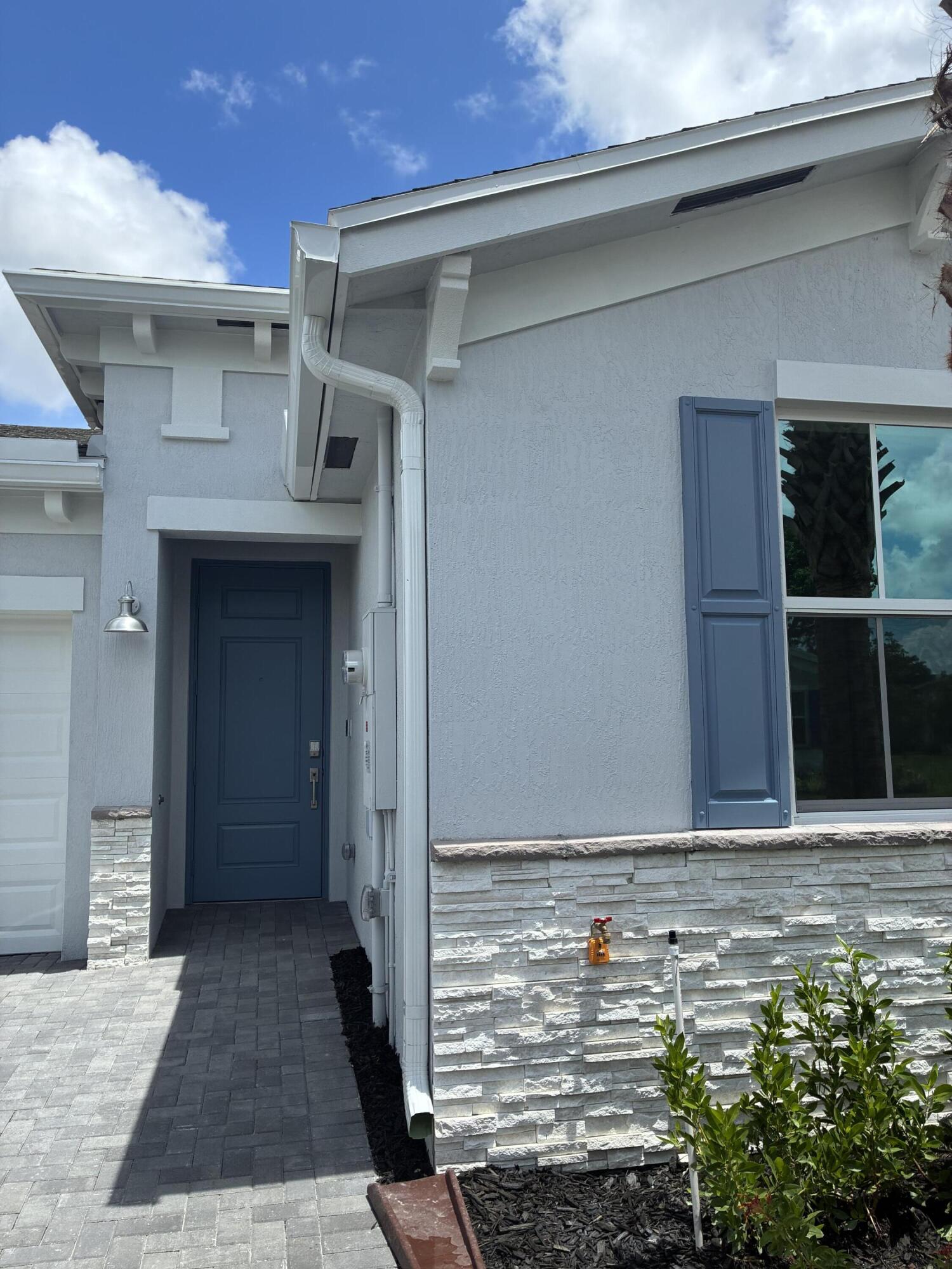 13712 Jubilee Property Photo 2