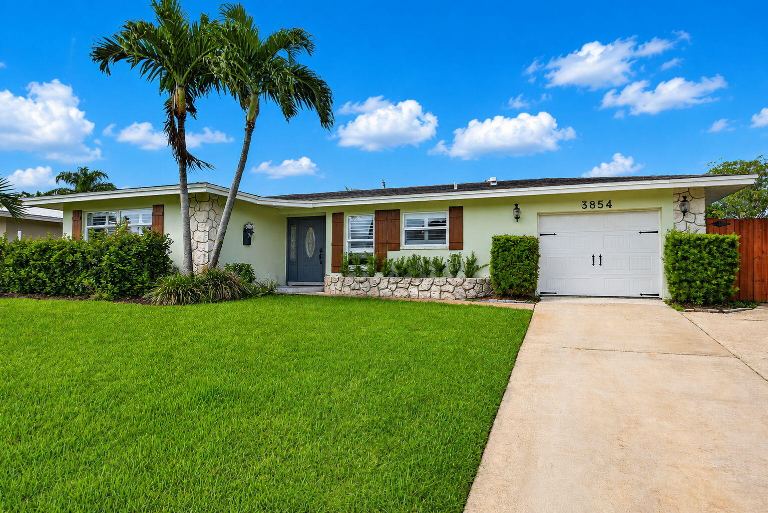 3854 Buttercup Circle S Property Photo 1