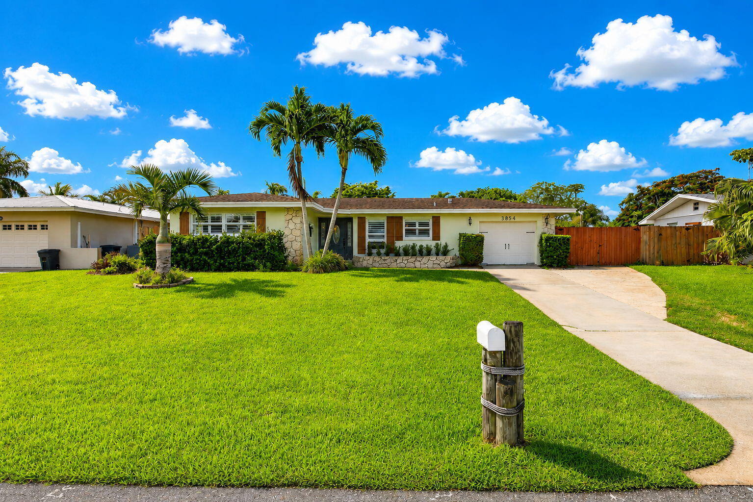 3854 Buttercup Circle S Property Photo 4