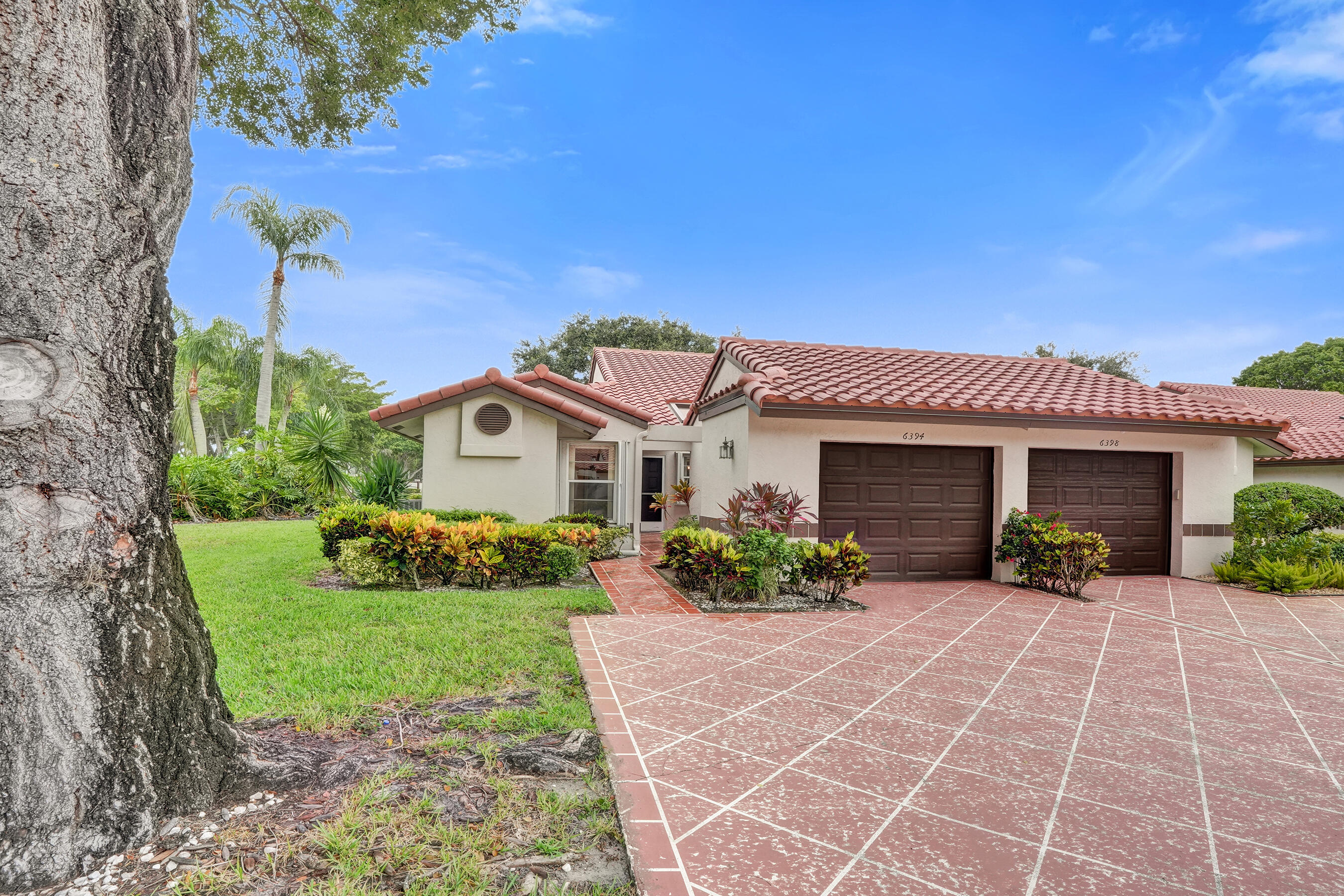 6394 POINTE PLEASANT Circle Property Photo 1