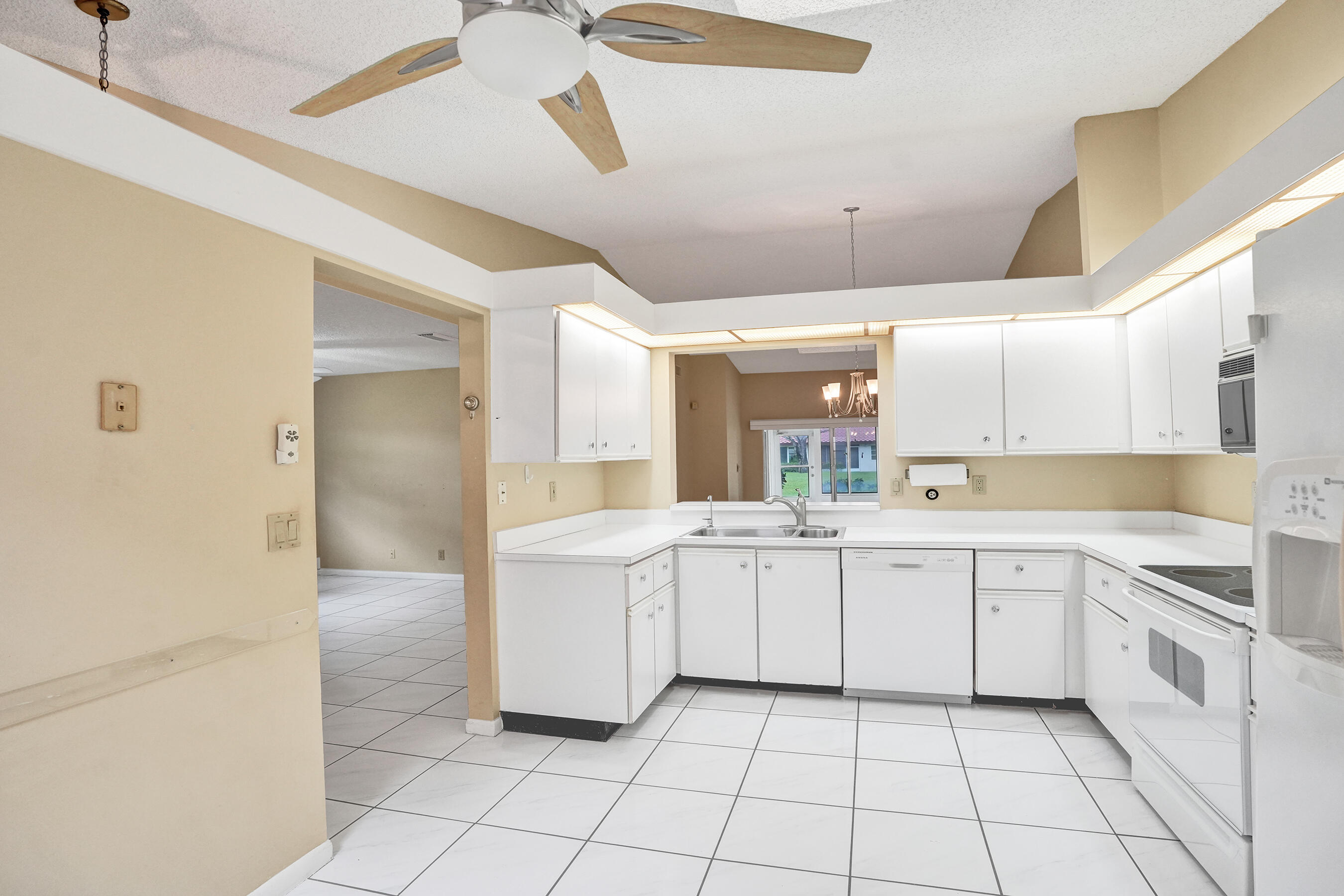 6394 Pointe Pleasant Circle Property Photo 12