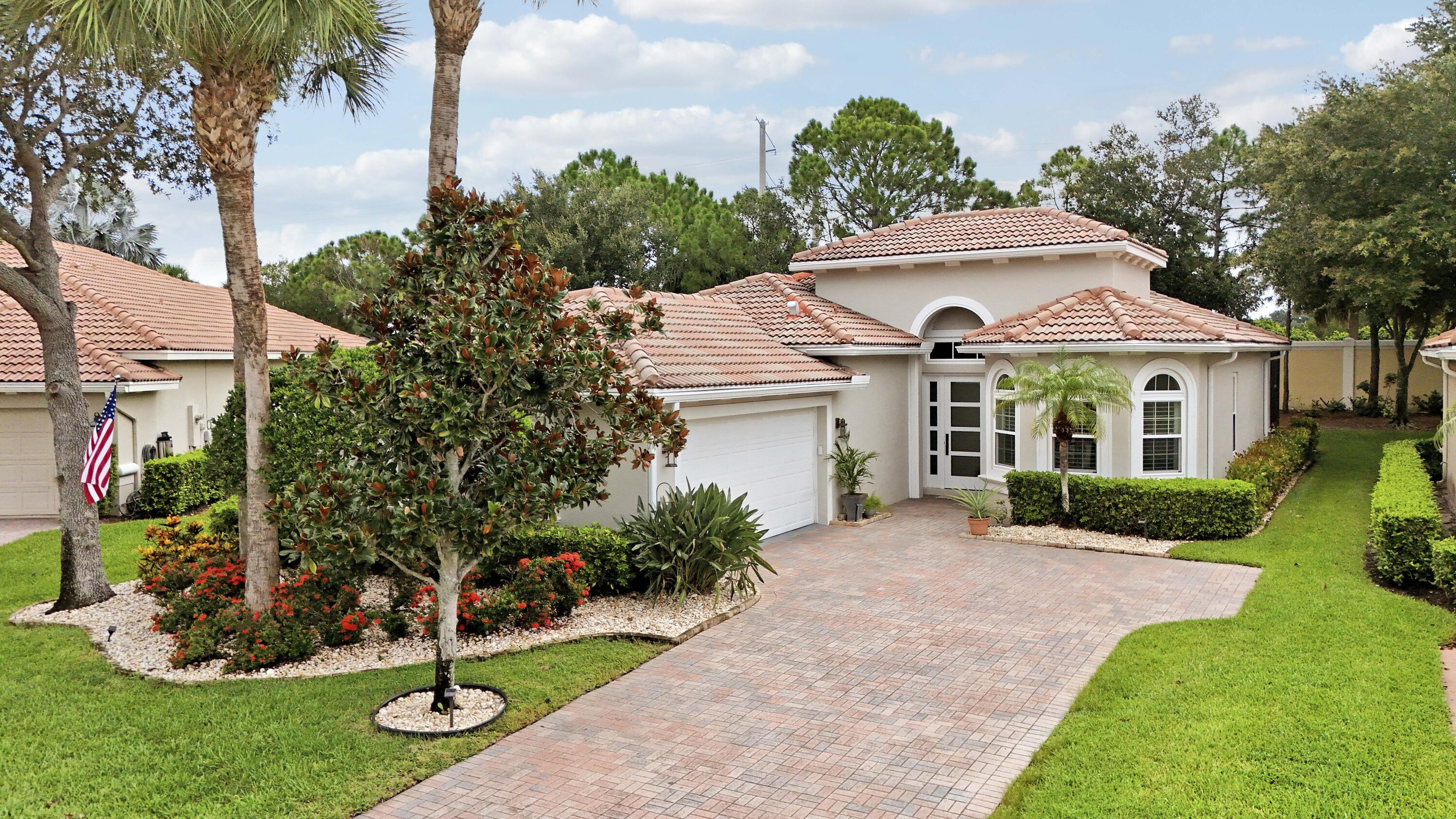 9148 Short Chip Circle Property Photo 4