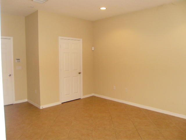 335 E Thatch Palm Circle 105 Property Photo 5