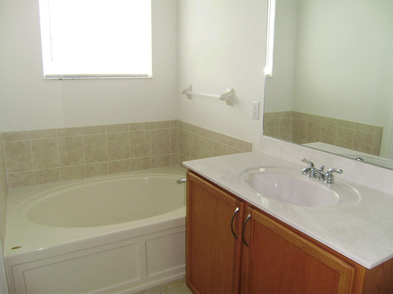 335 E Thatch Palm Circle 105 Property Photo 8