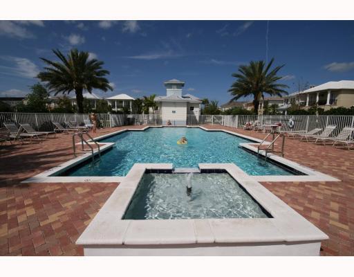335 E Thatch Palm Circle 105 Property Photo 15