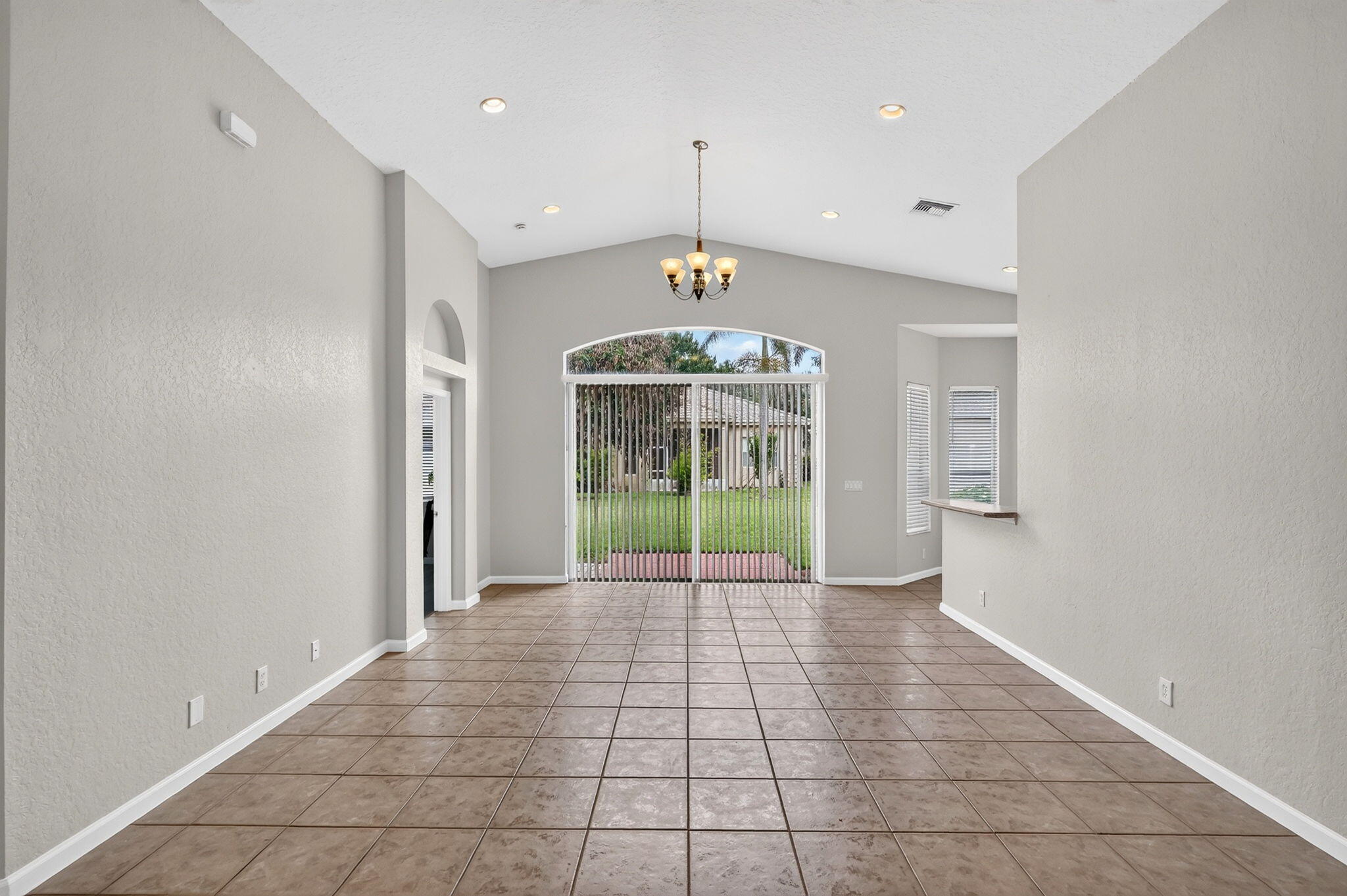 5614 Sunberry Circle Property Photo 7