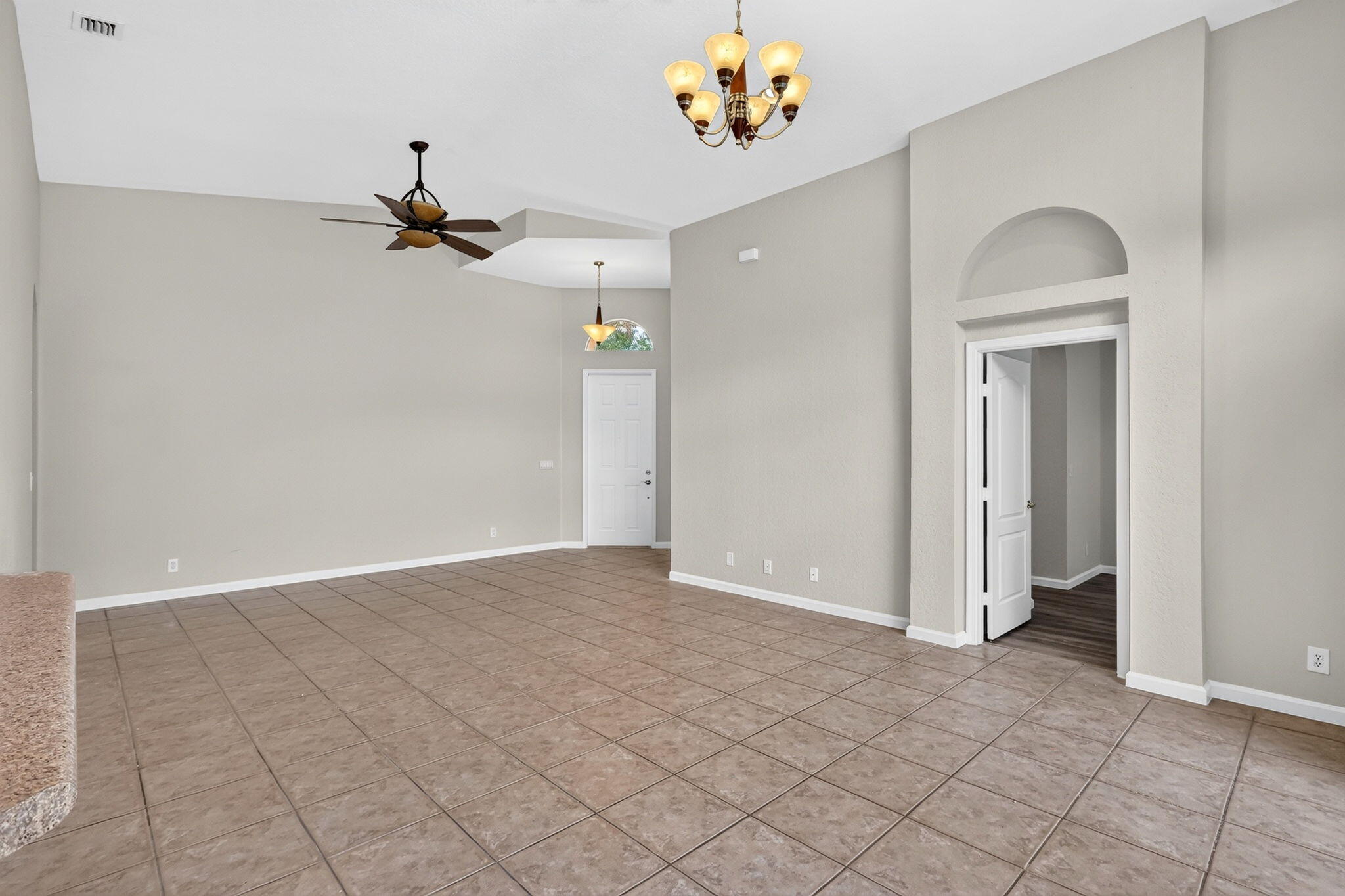 5614 Sunberry Circle Property Photo 9
