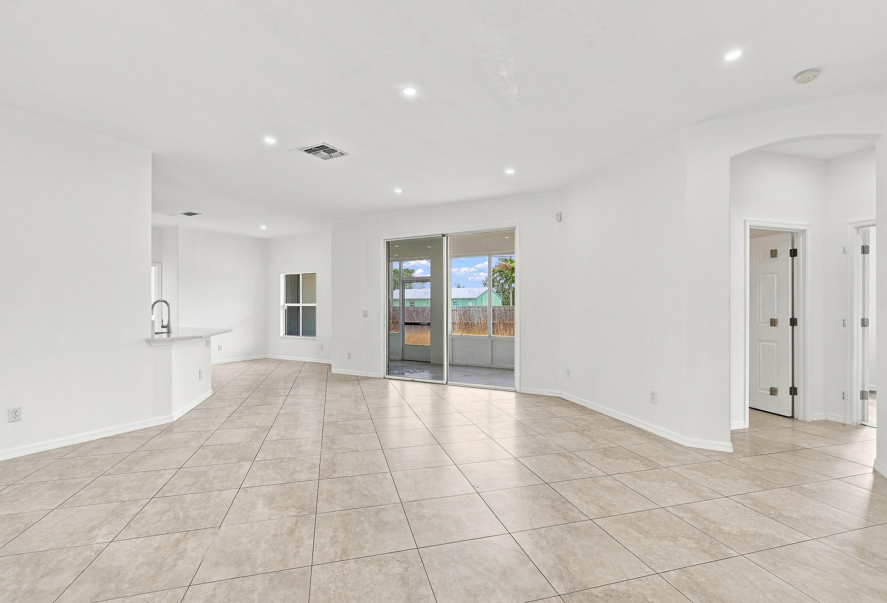 1787 Sw Cameo Boulevard Property Photo 4