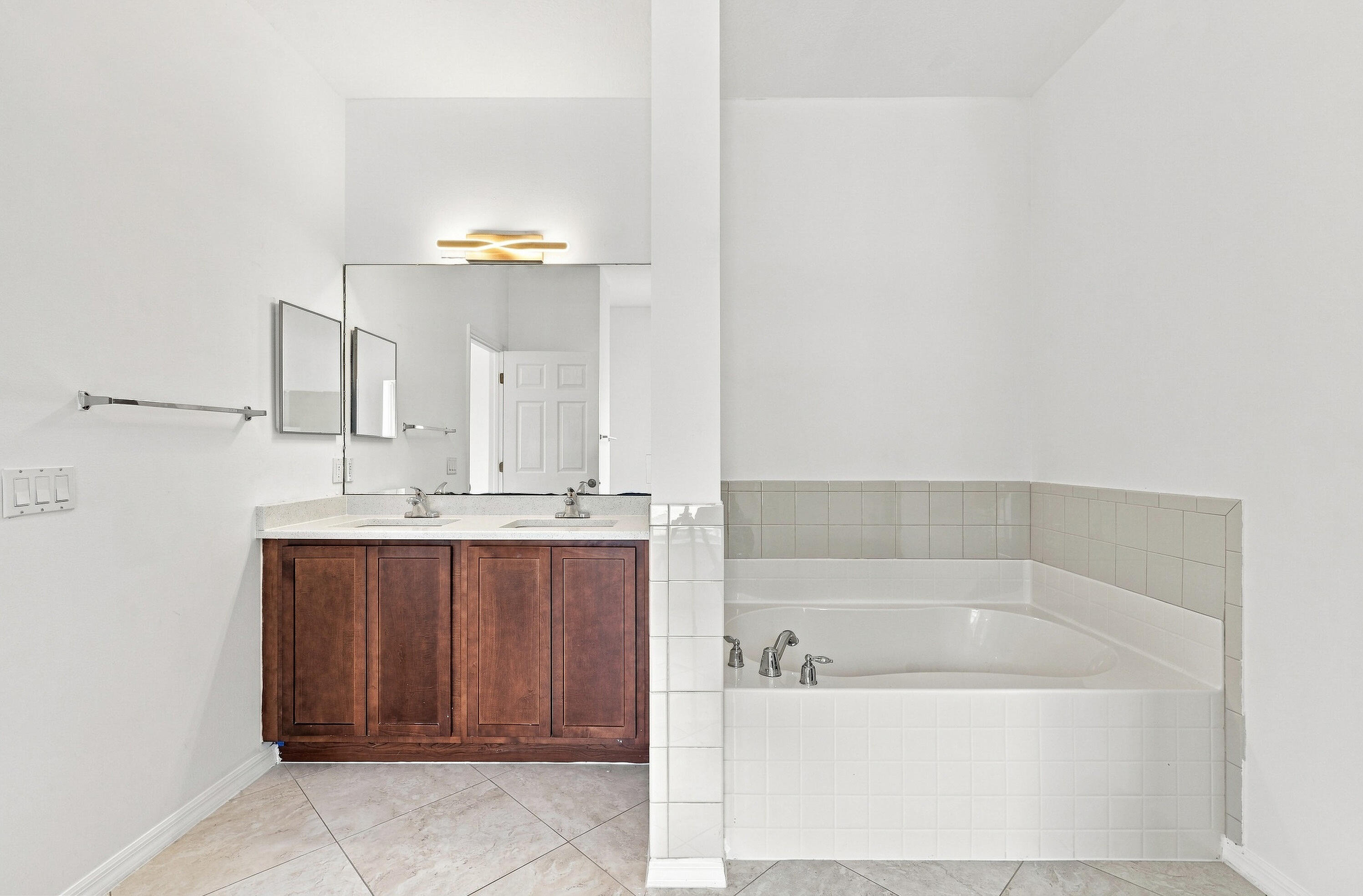 1787 Sw Cameo Boulevard Property Photo 10