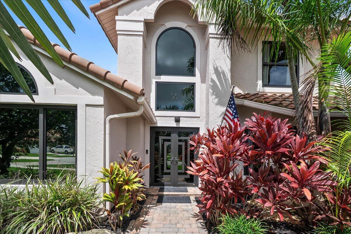 10798 Seacliff Circle Property Photo 1