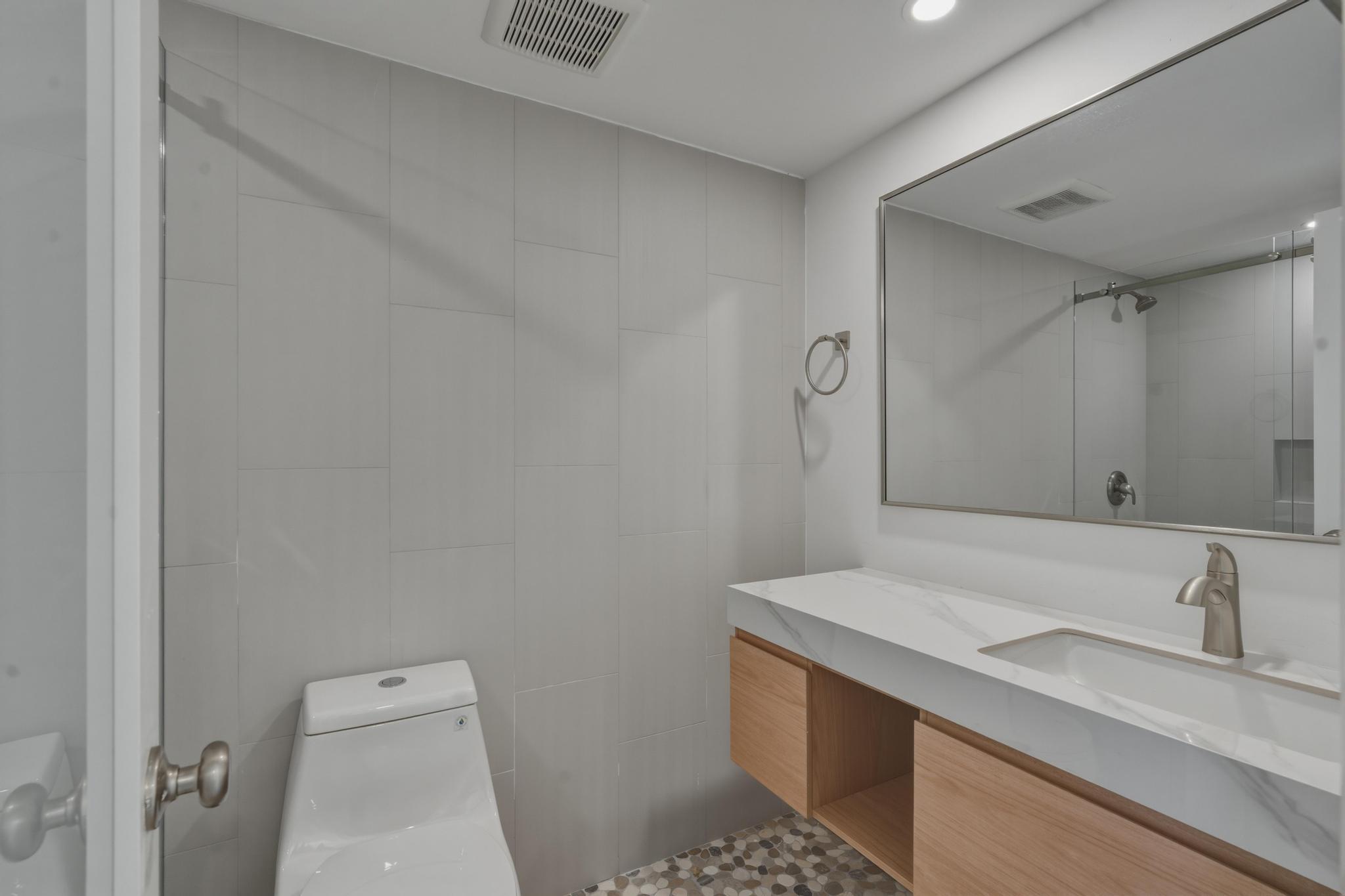 700 Pine Drive 105 Property Photo 10