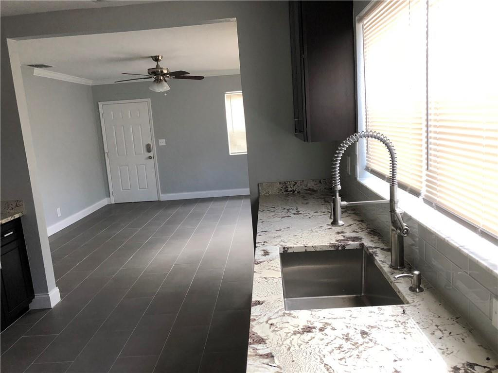 2817 Taylor Street Property Photo 6