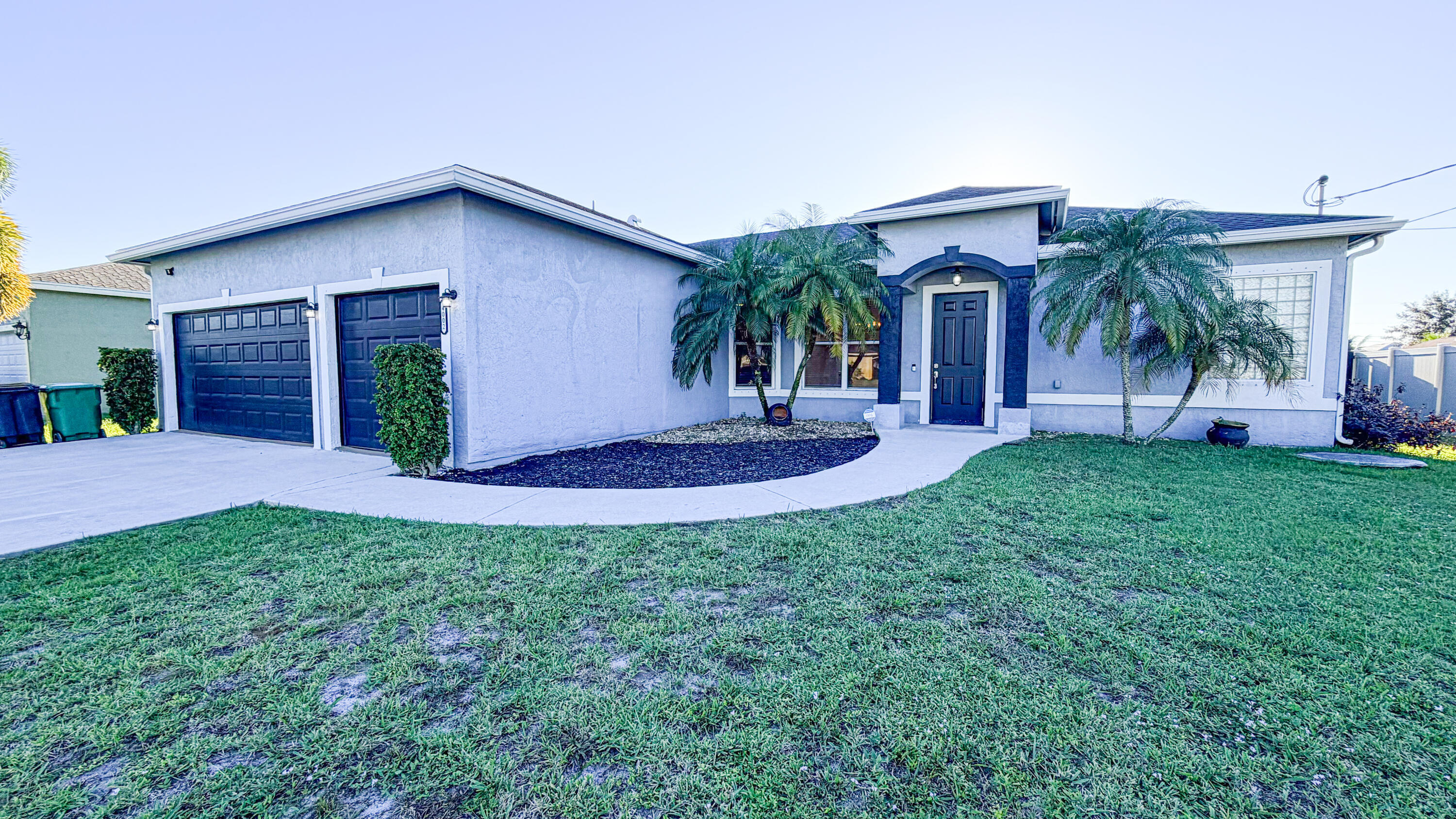 4002 SW Jarmer Road Property Photo 1