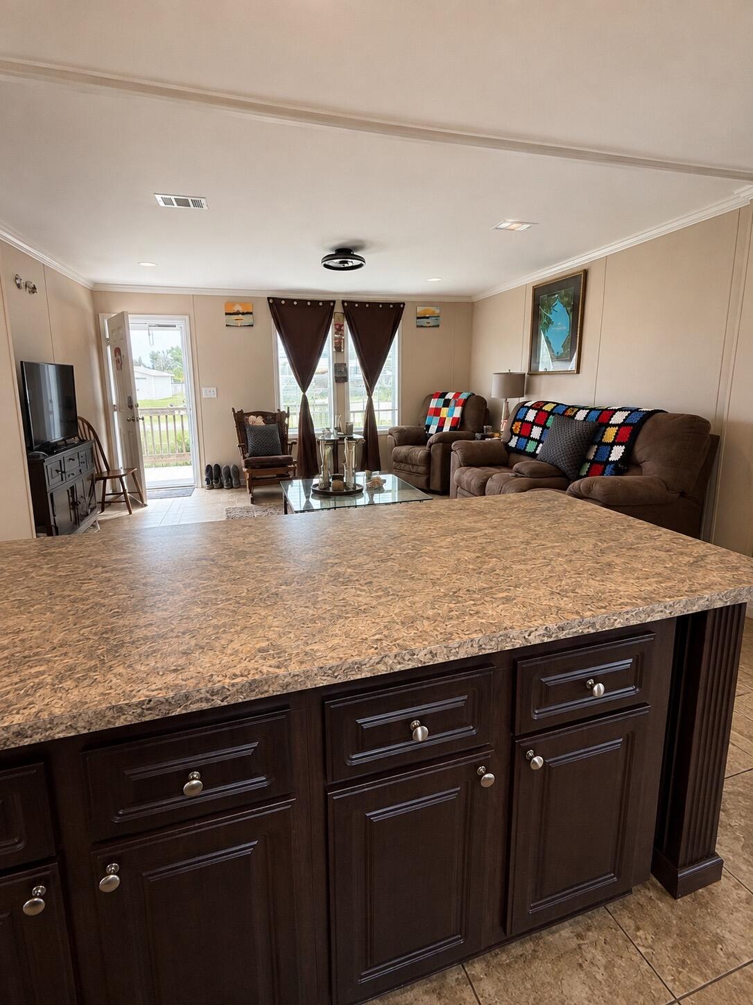 1059 Orange Loop Property Photo 6