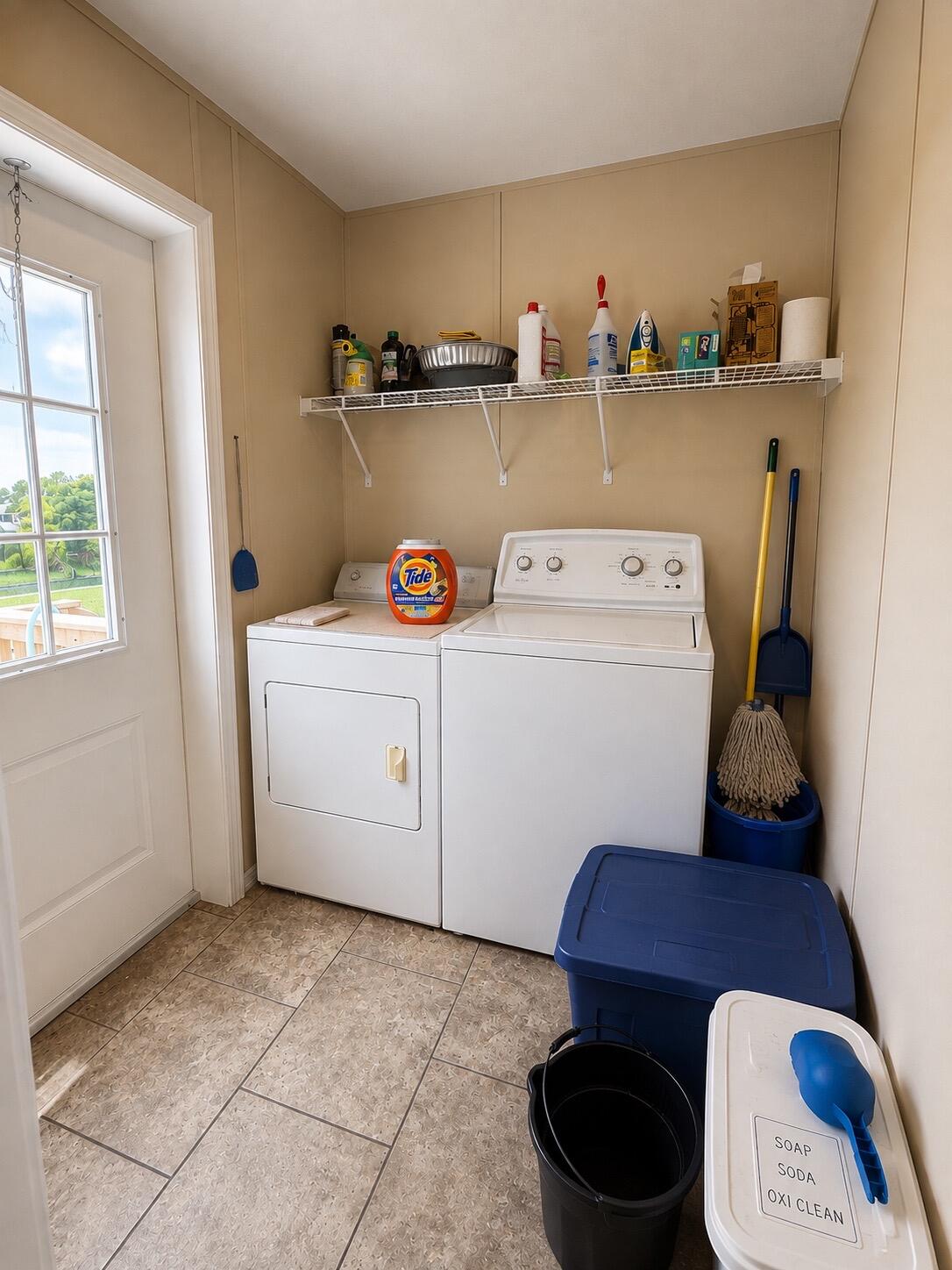 1059 Orange Loop Property Photo 16