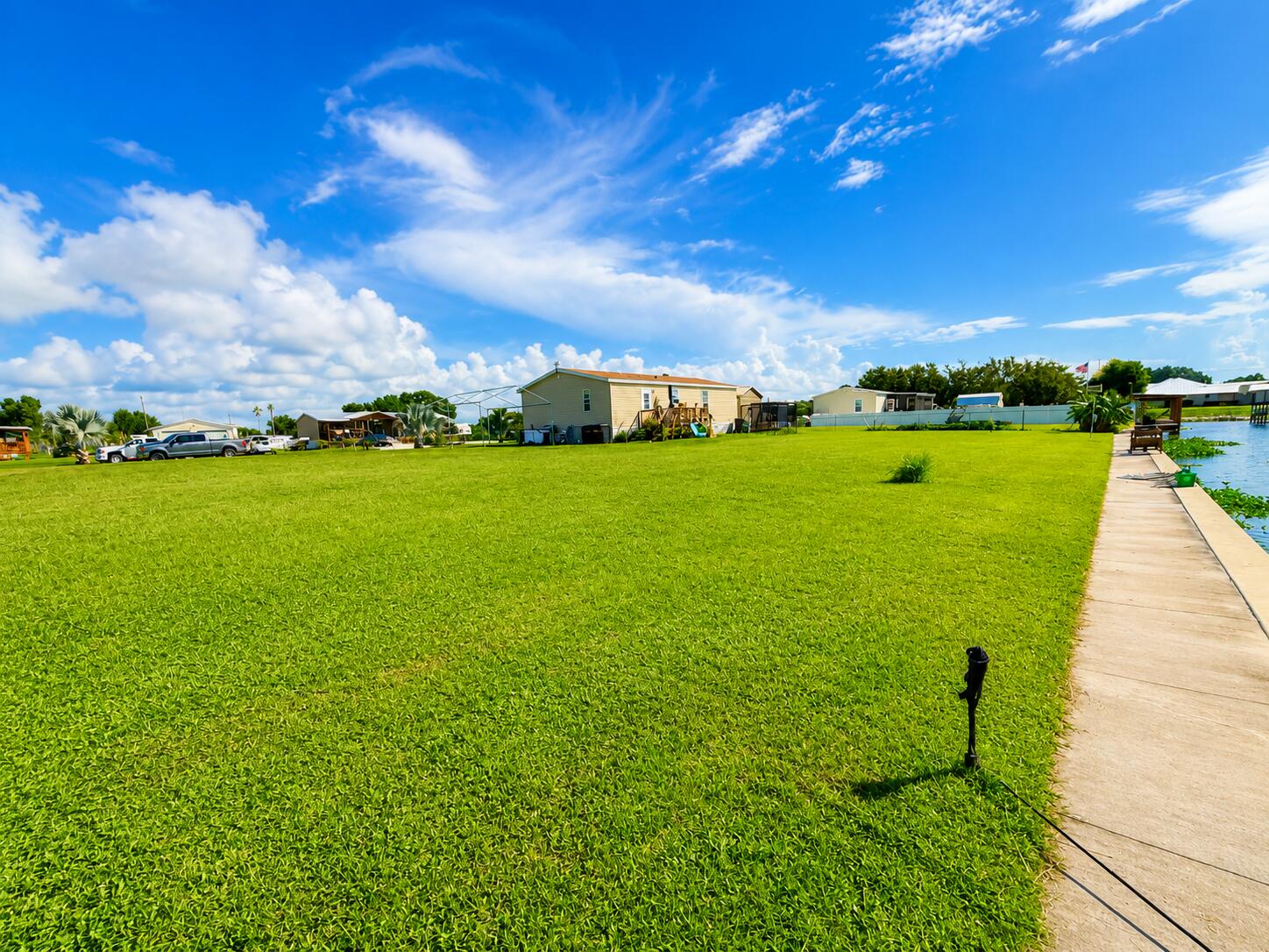 1059 Orange Loop Property Photo 18