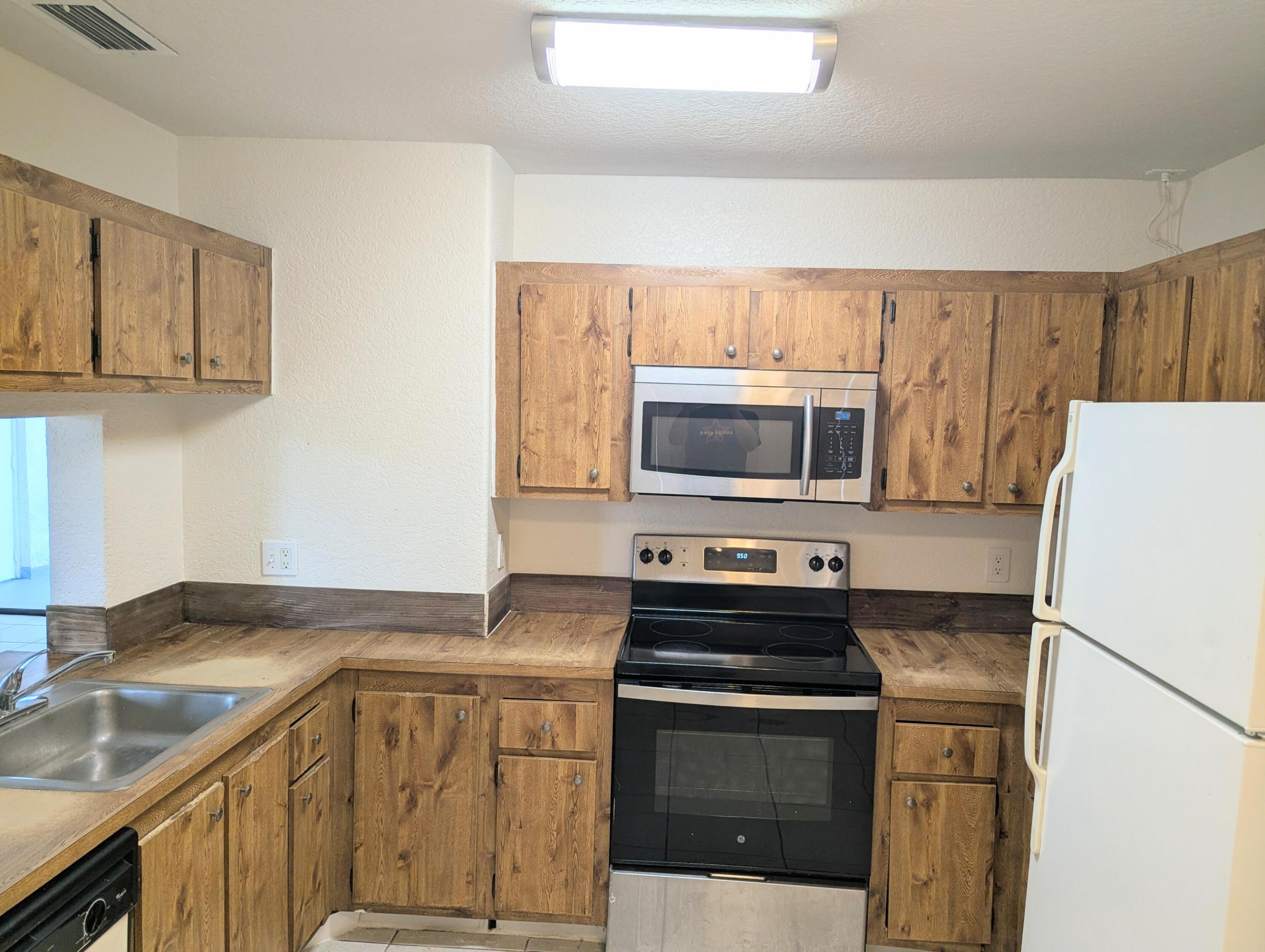 11331 Royal Palm Boulevard Property Photo 3