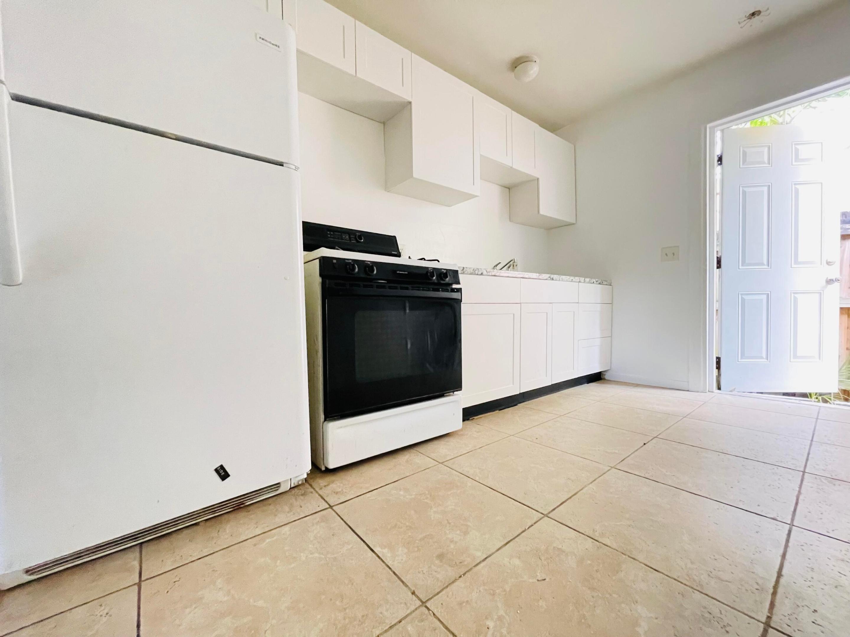531 27th Street Unit 1 Property Photo 6