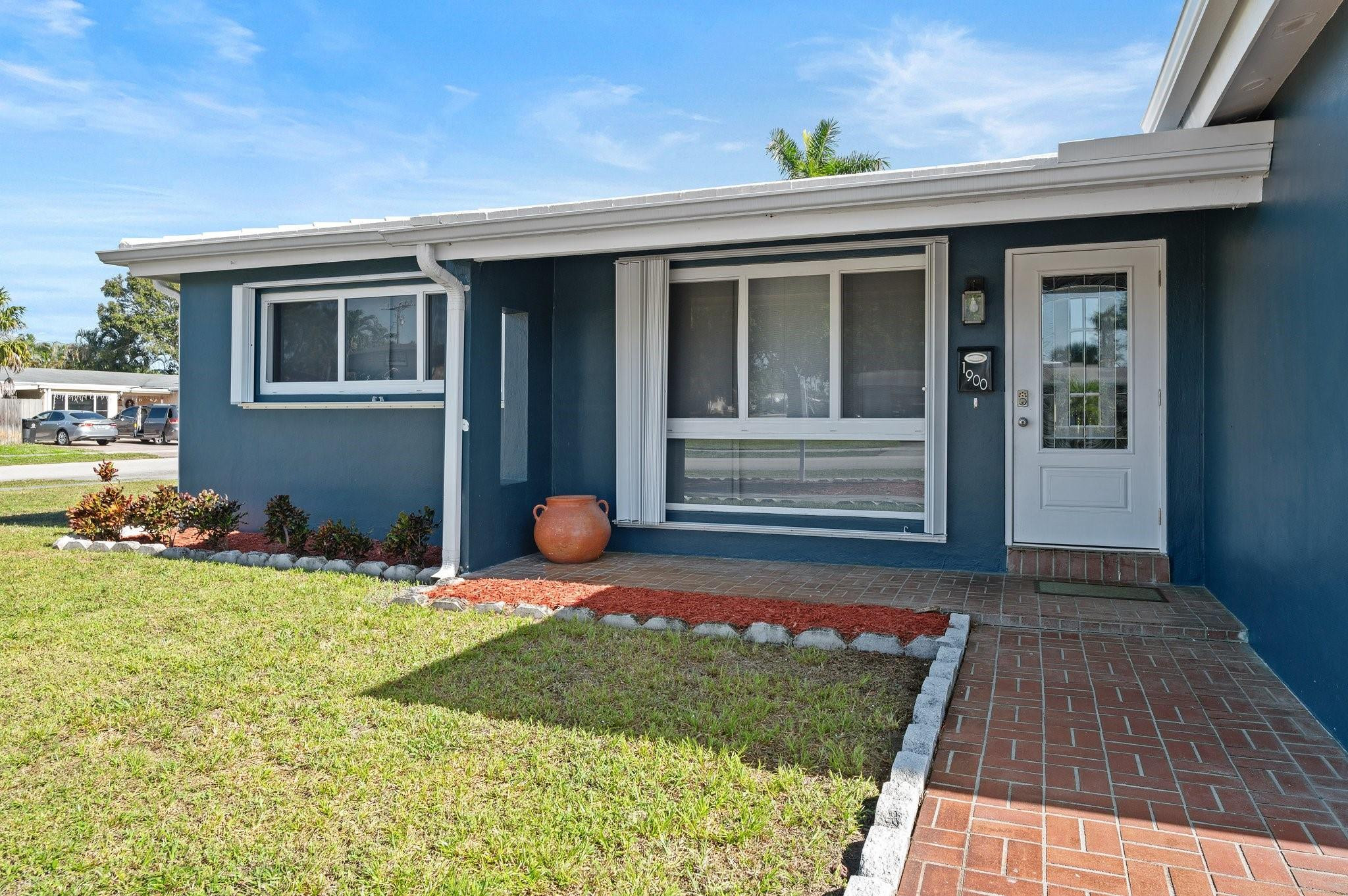 1900 Sw 33rd Avenue Property Photo 8