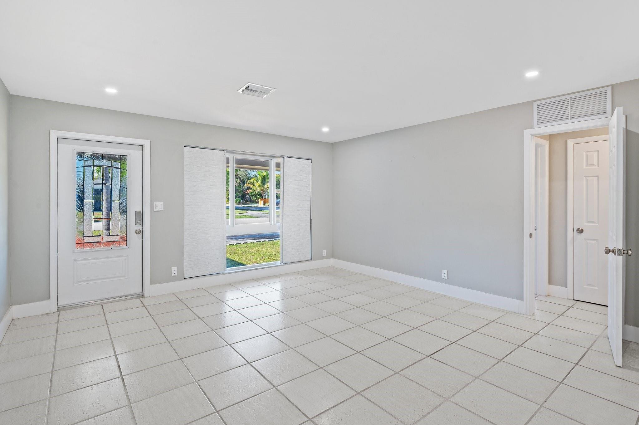 1900 Sw 33rd Avenue Property Photo 11