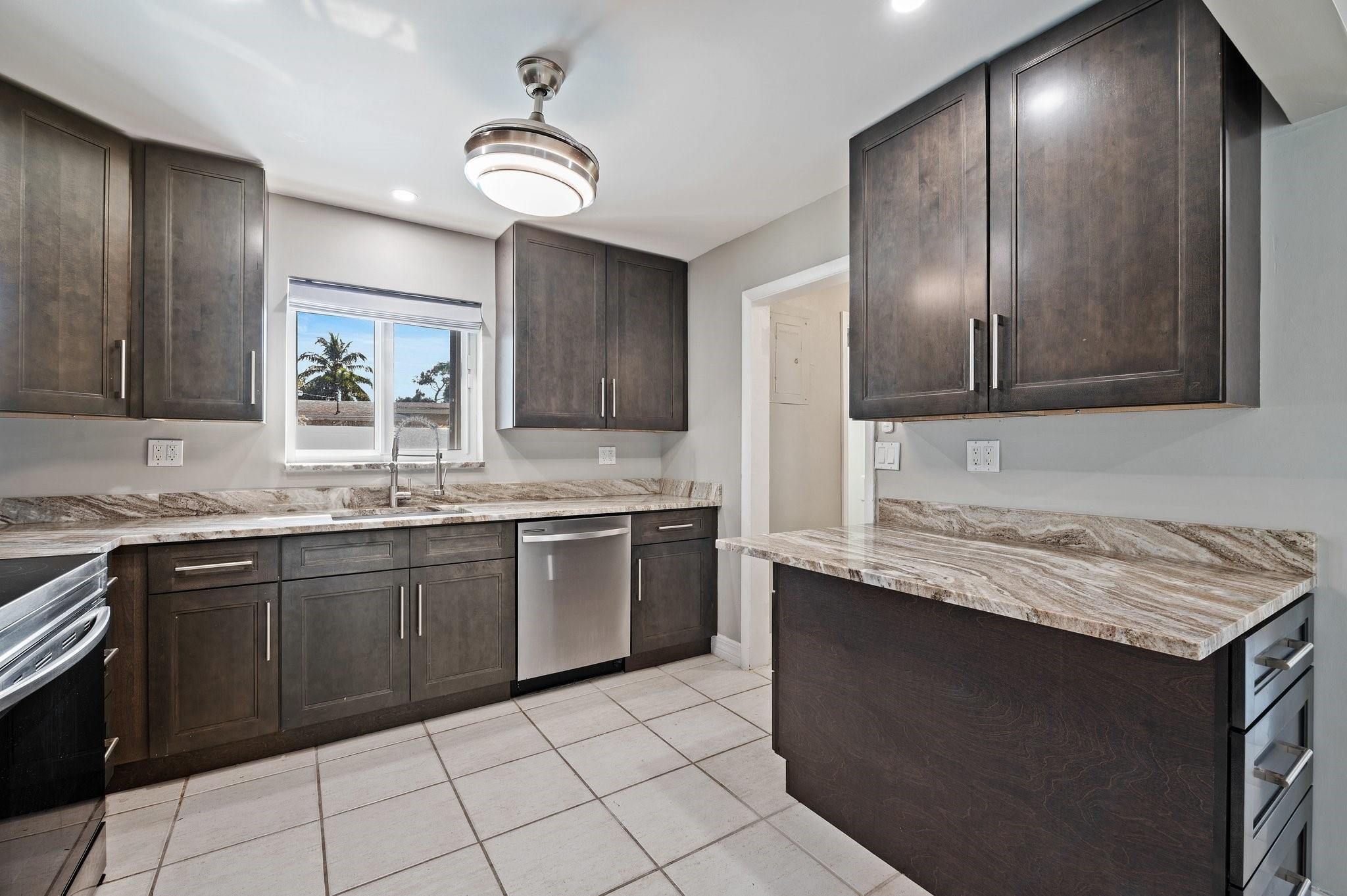 1900 Sw 33rd Avenue Property Photo 15