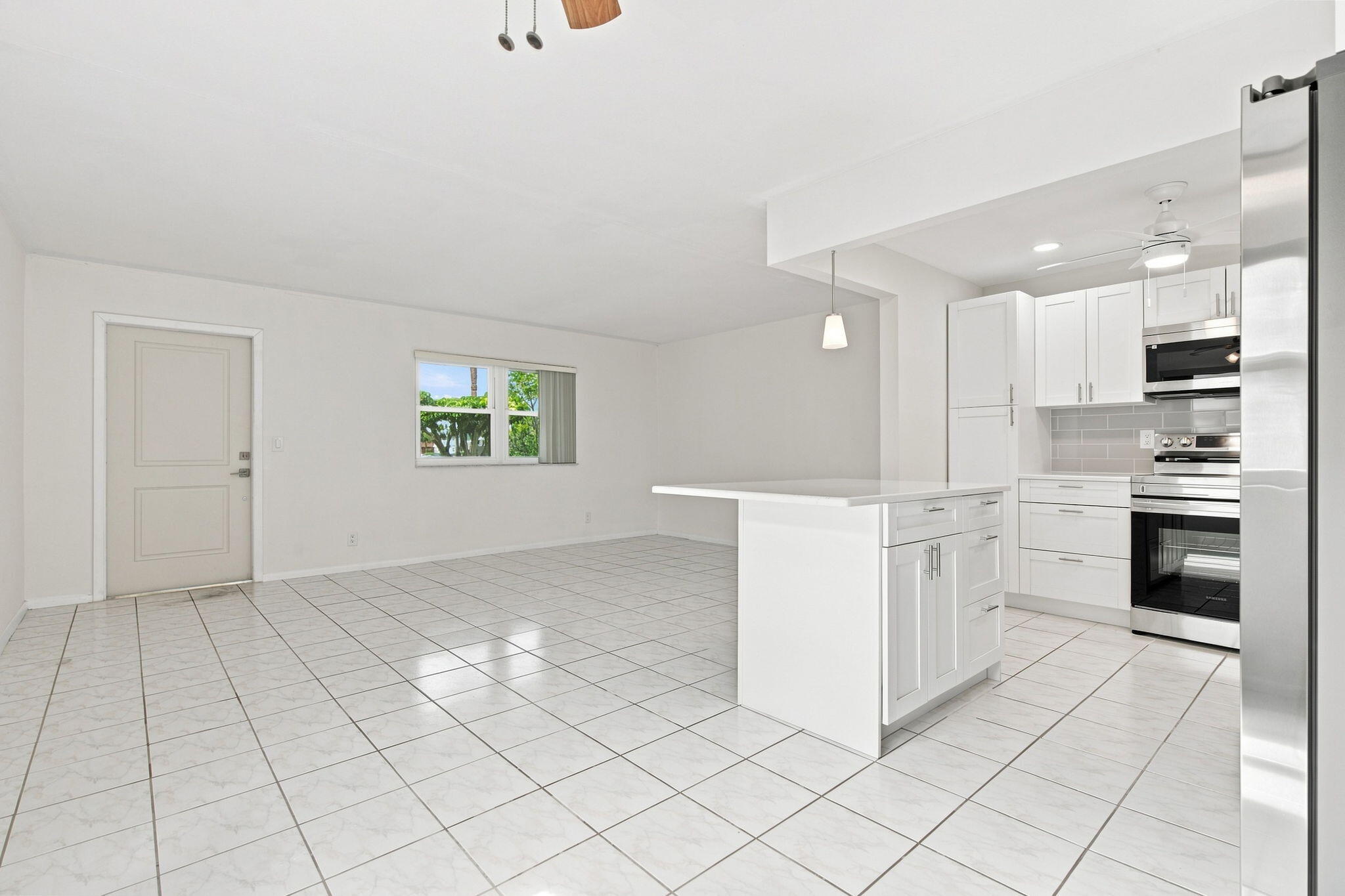 294 Tuscany Lane F Property Photo 7