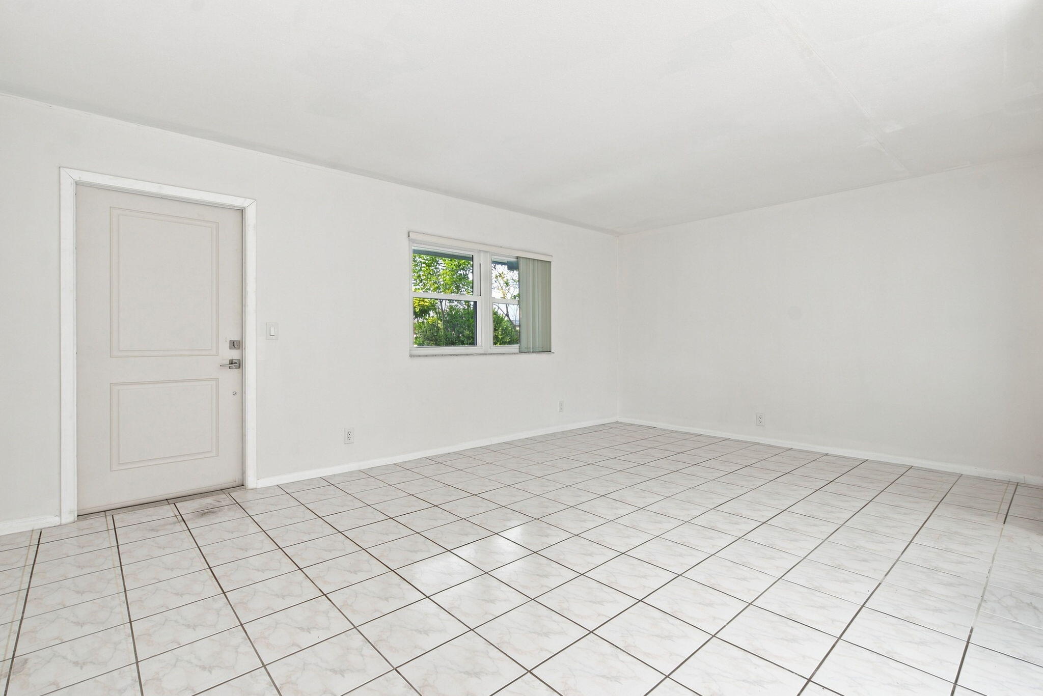 294 Tuscany Lane F Property Photo 8
