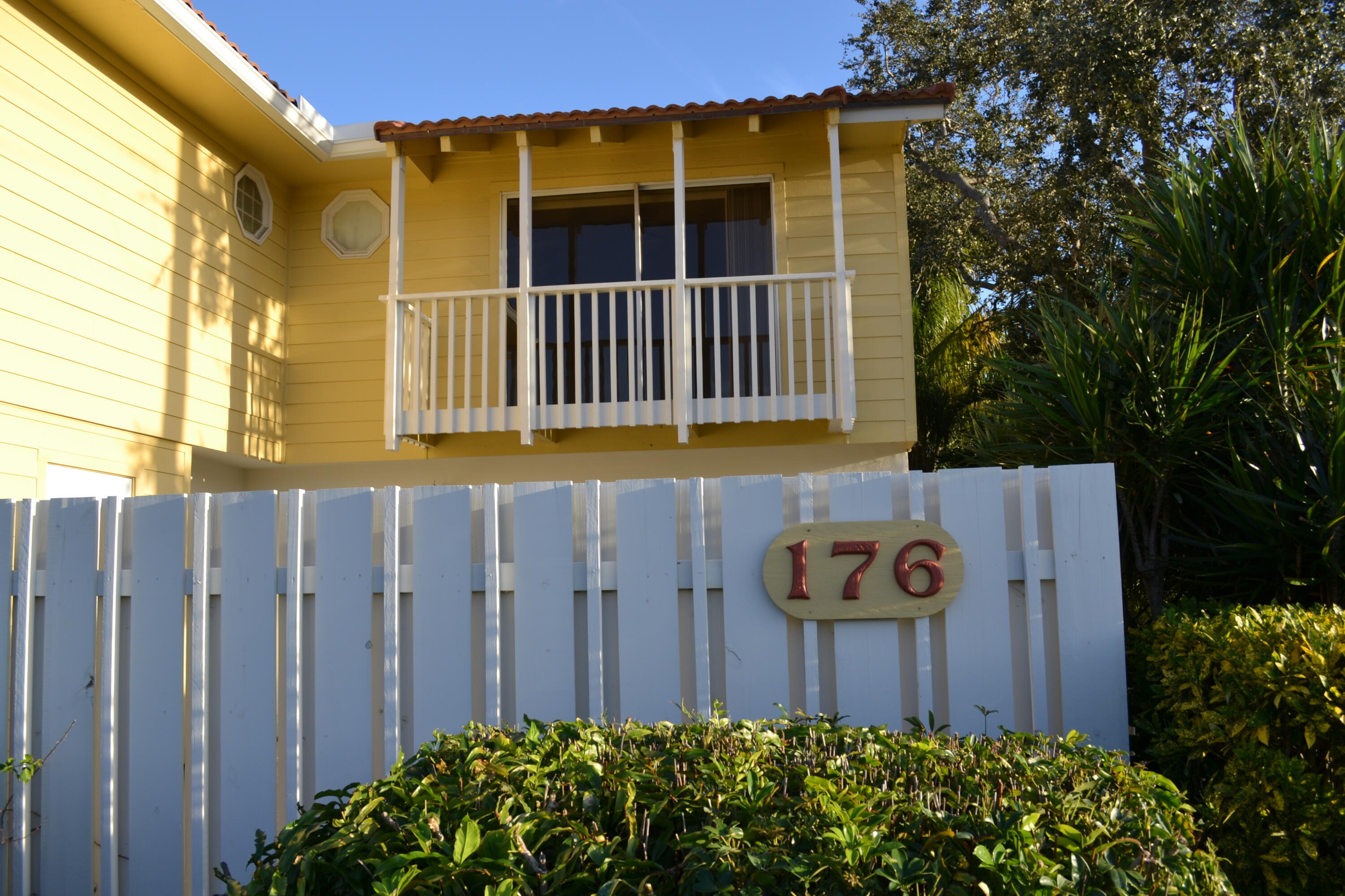 176 Seabreeze Circle Property Photo 1